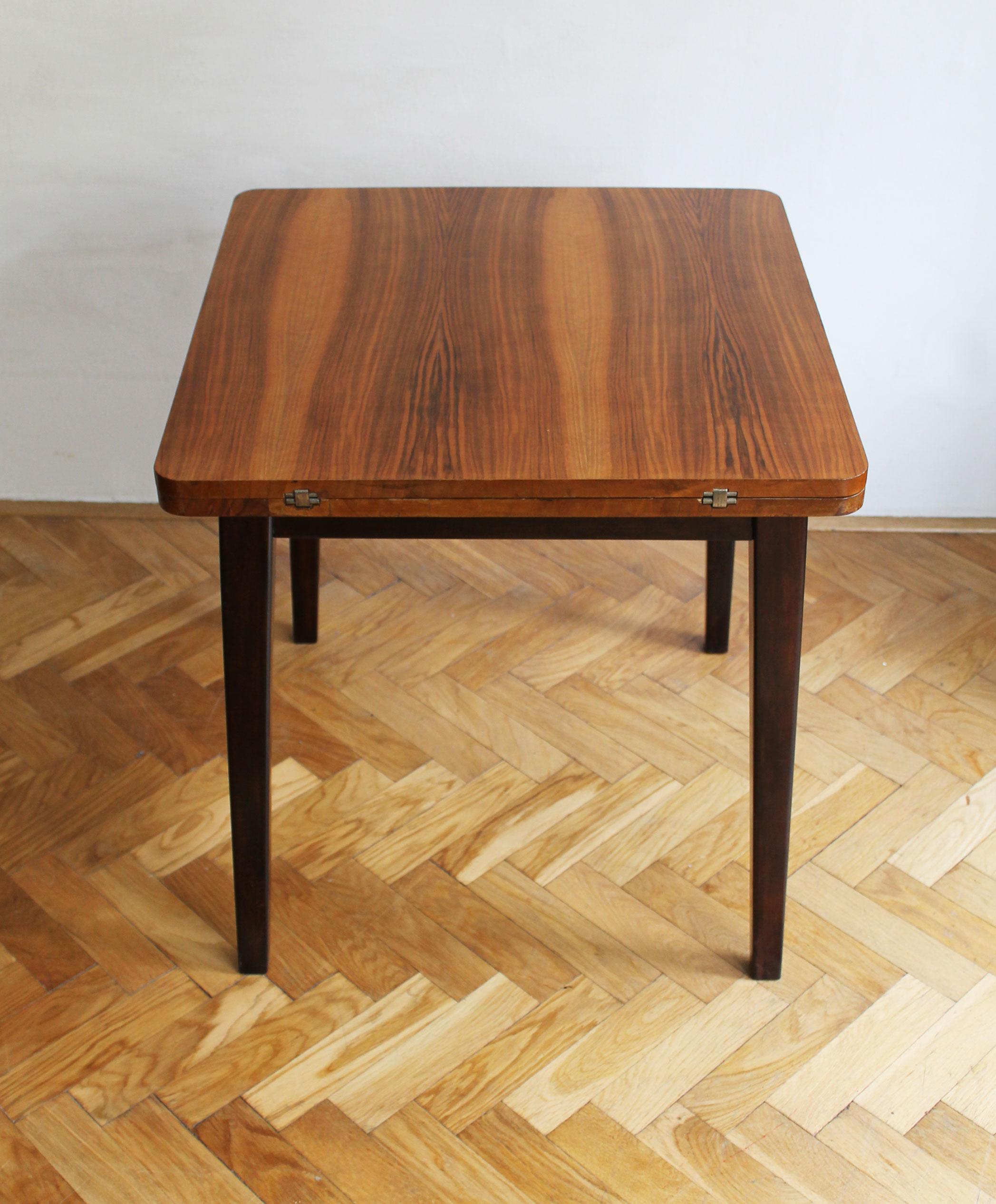Scandinavian Modern 1960's Extendable side table For Sale
