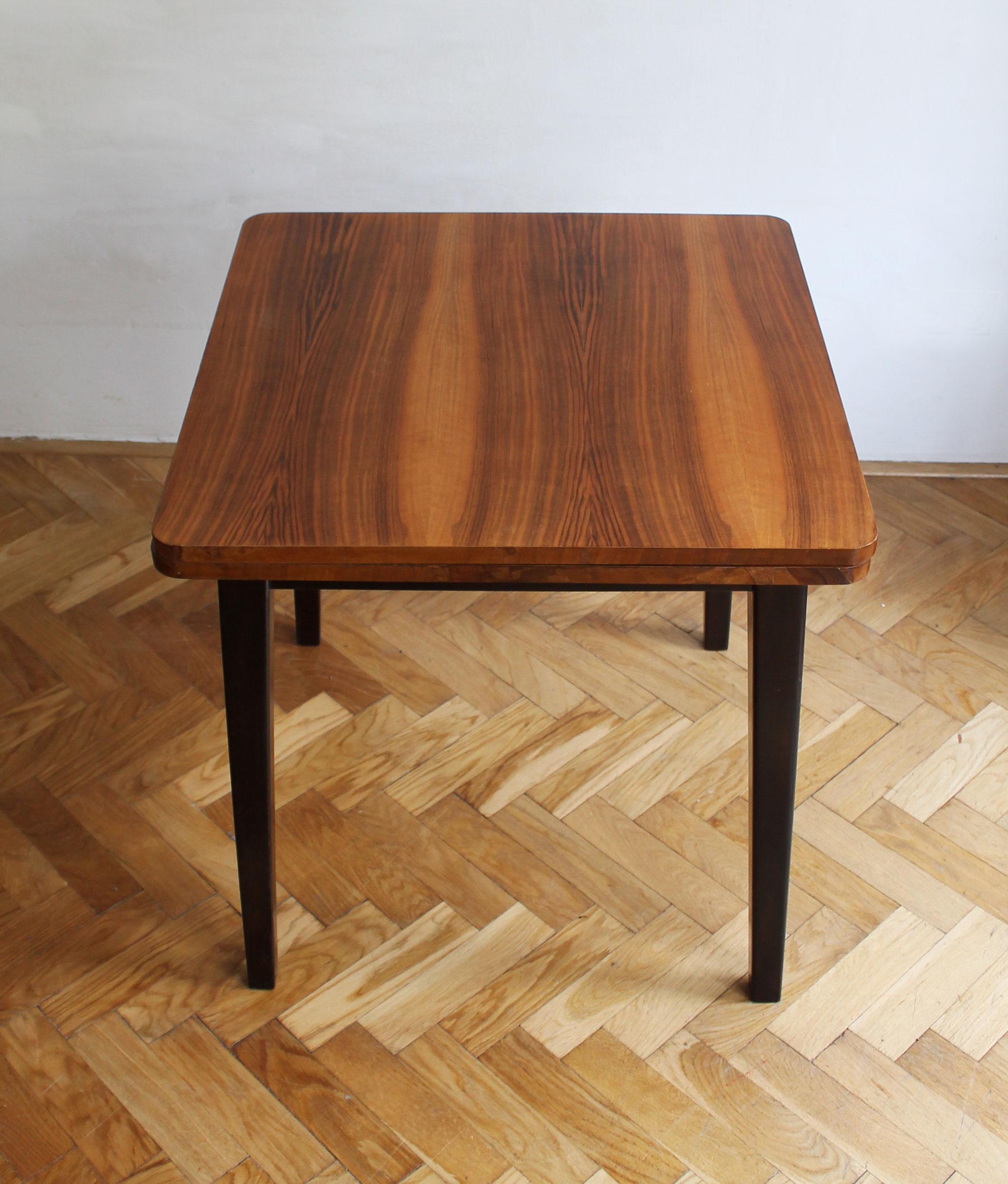 Lacquered 1960's Extendable side table For Sale