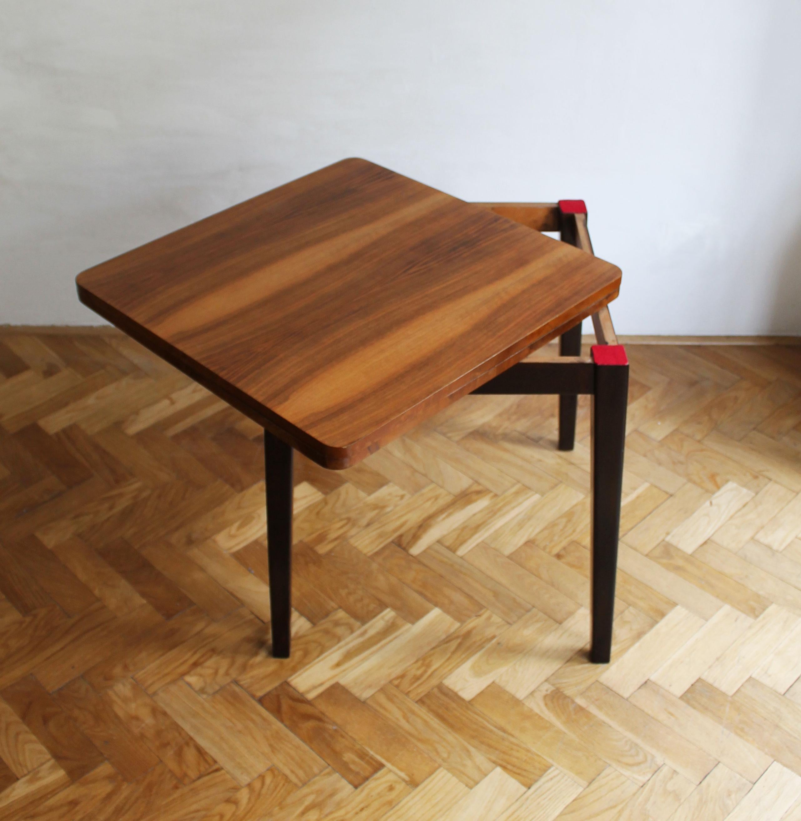 1960's Extendable side table In Good Condition For Sale In Brno, CZ