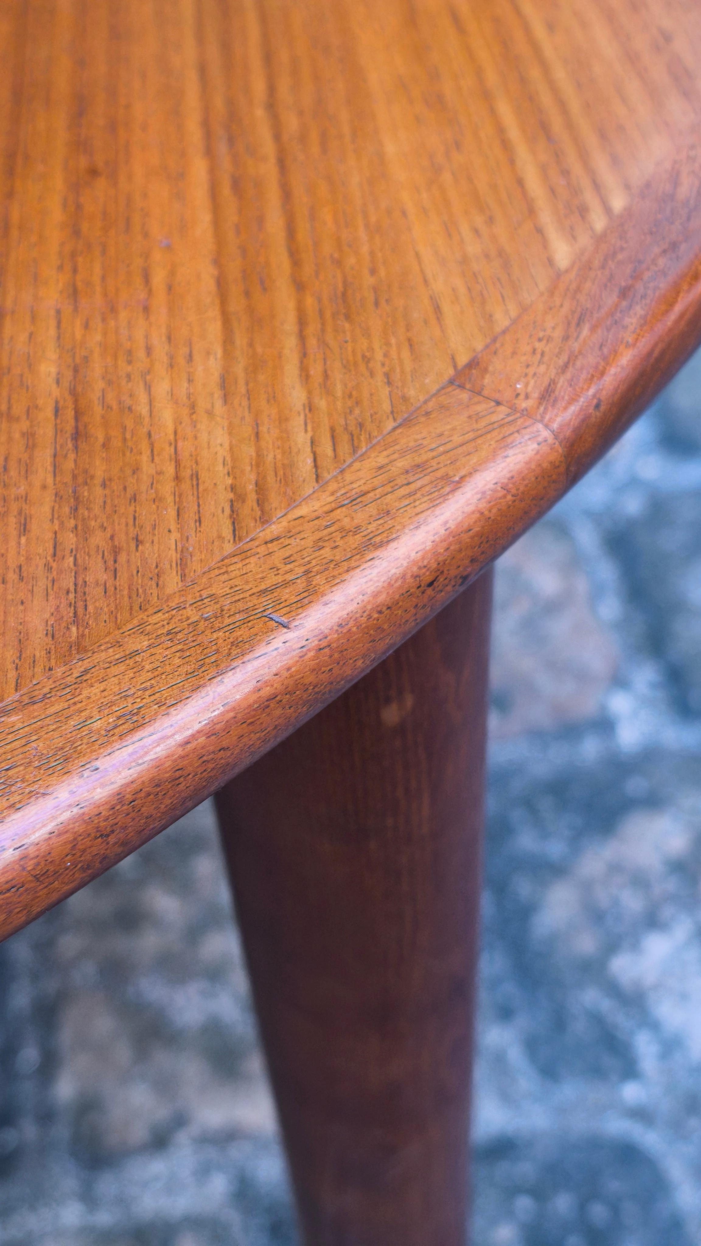 Metà XX secolo Tavolo da pranzo allungabile in teak degli anni '60, 2 foglie, design danese Johannes Andersen in vendita
