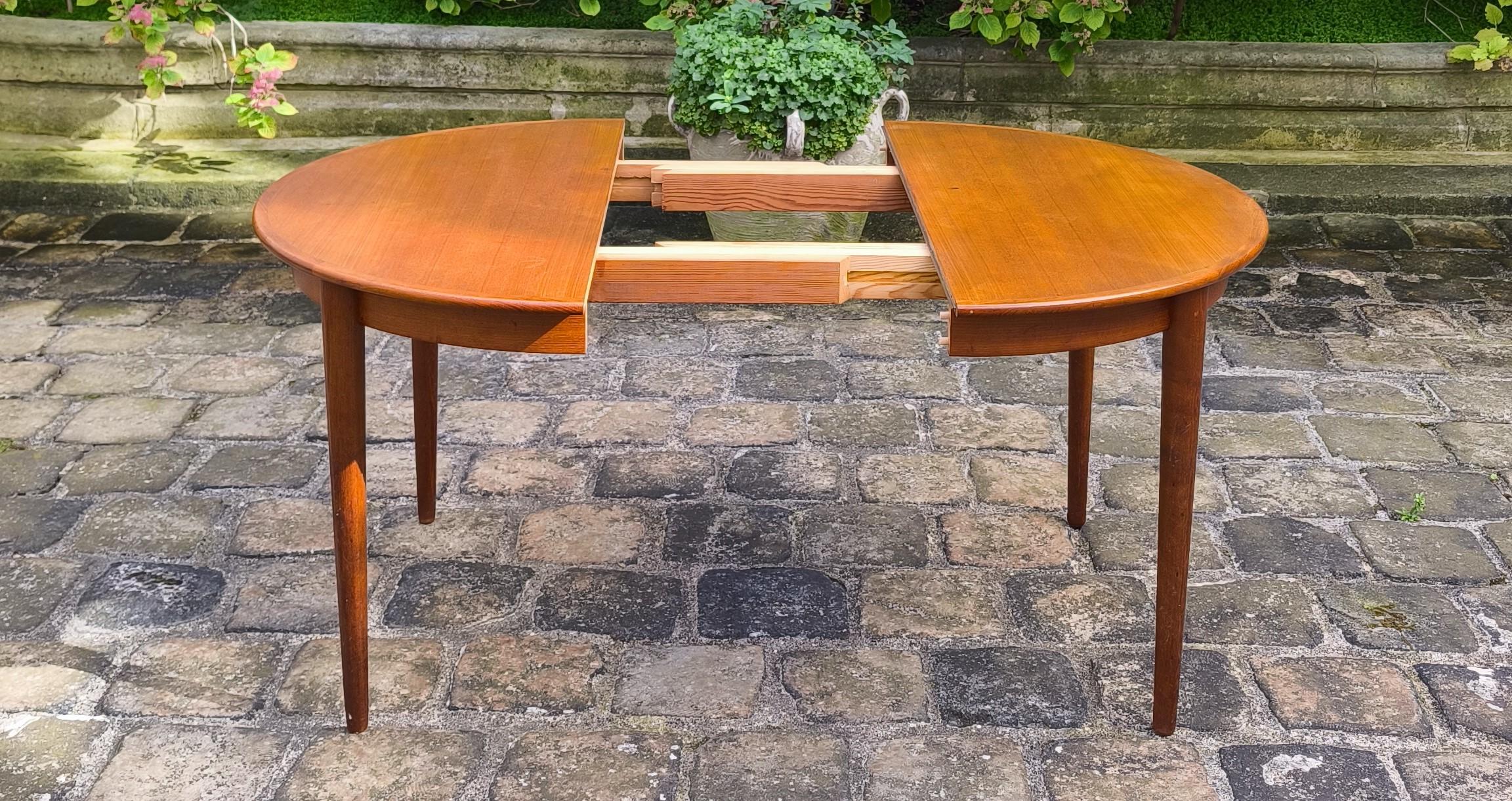 Teak Tavolo da pranzo allungabile in teak degli anni '60, 2 foglie, design danese Johannes Andersen in vendita