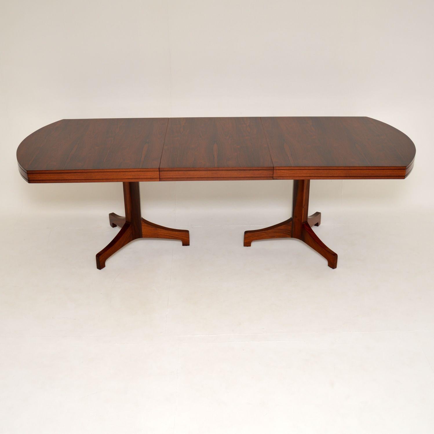 1960s Extending Dining Table by Robert Heritage In Good Condition In London, GB