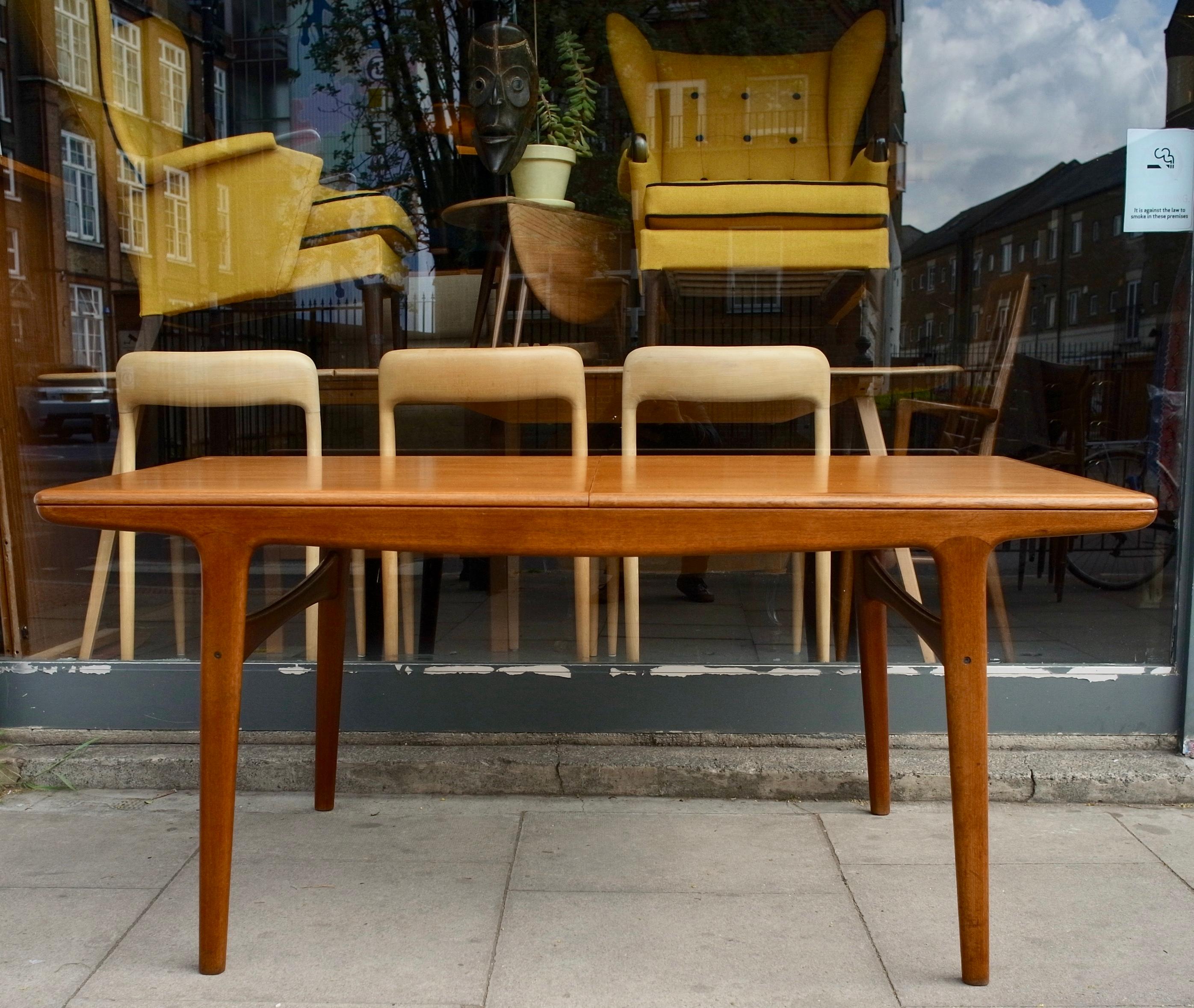 Mid-Century Modern 1960s Extending Teak Dining Table Designed by Arne Hovmand-Olsen for Mogens Kold For Sale