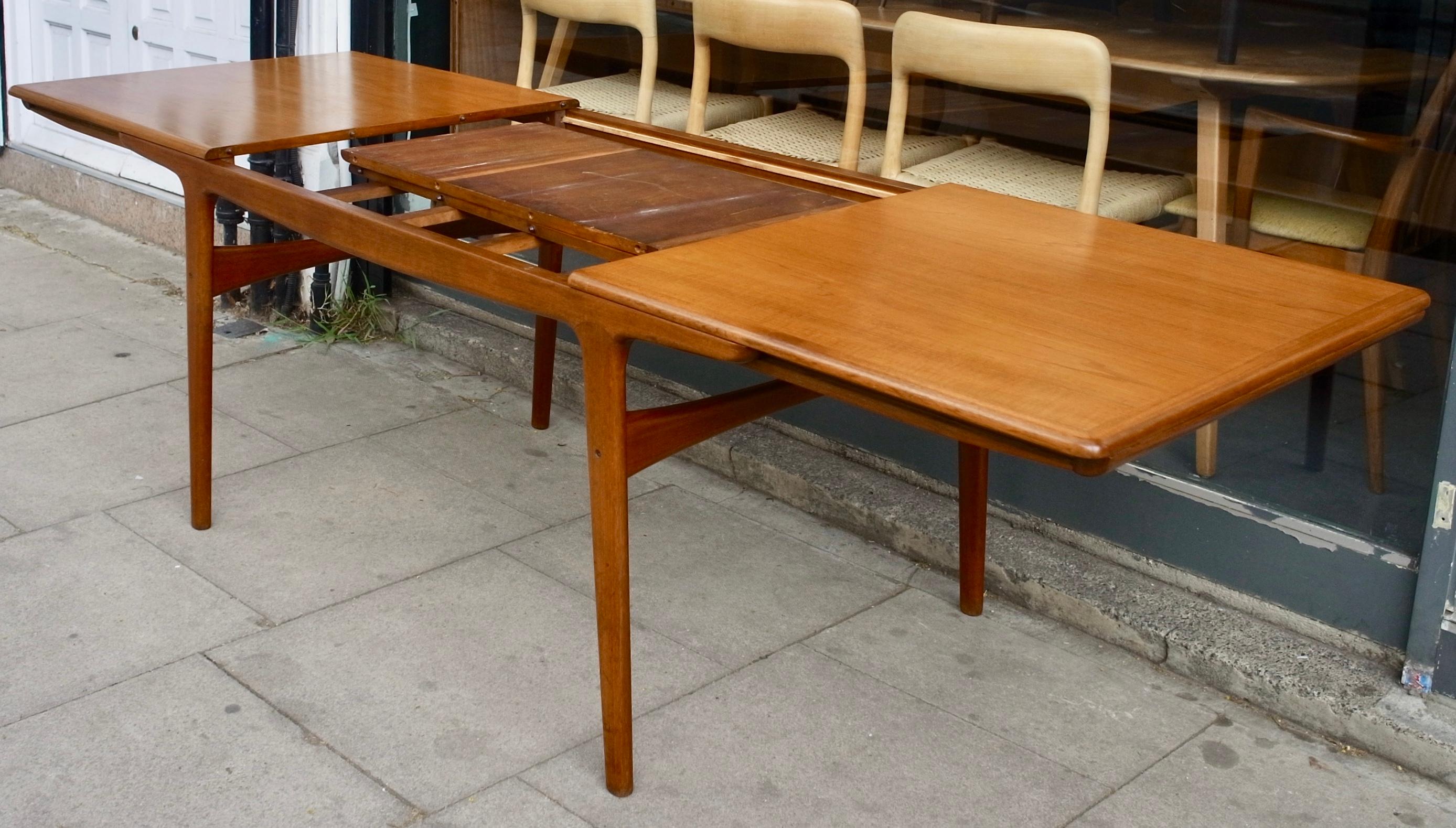 1960s Extending Teak Dining Table Designed by Arne Hovmand-Olsen for Mogens Kold For Sale 1