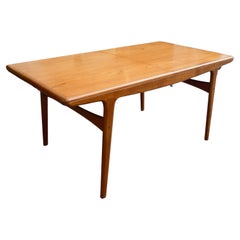 1960s Extending Teak Dining Table Designed by Arne Hovmand-Olsen for Mogens Kold