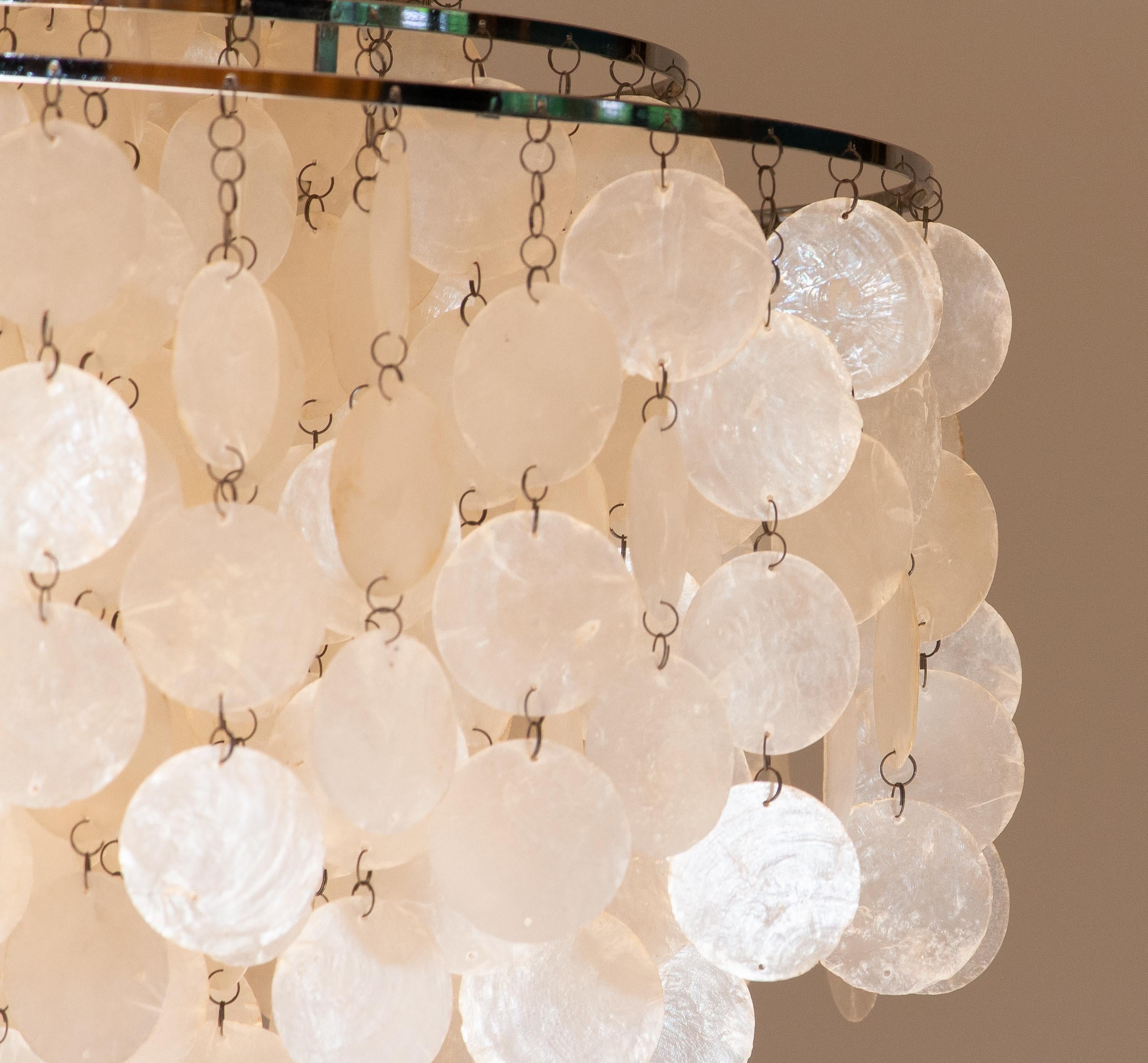 1960s, Extra Large Capiz Shell Chandelier by Verner Panton for Luber Ag, Swiss 1 In Good Condition In Silvolde, Gelderland