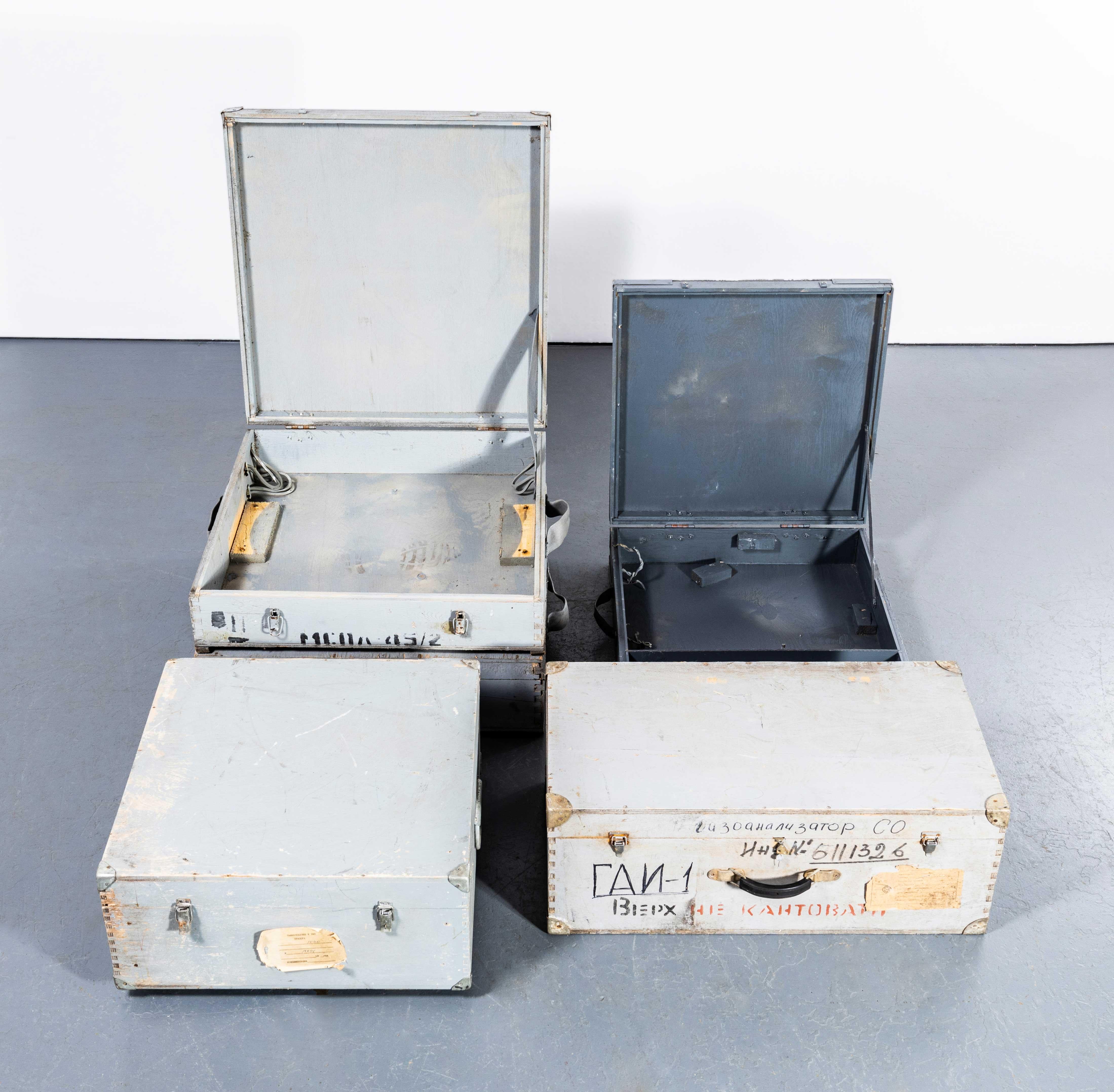 1960's Extra Large Industrial Equipment Boxes - Set Of Five In Good Condition For Sale In Hook, Hampshire