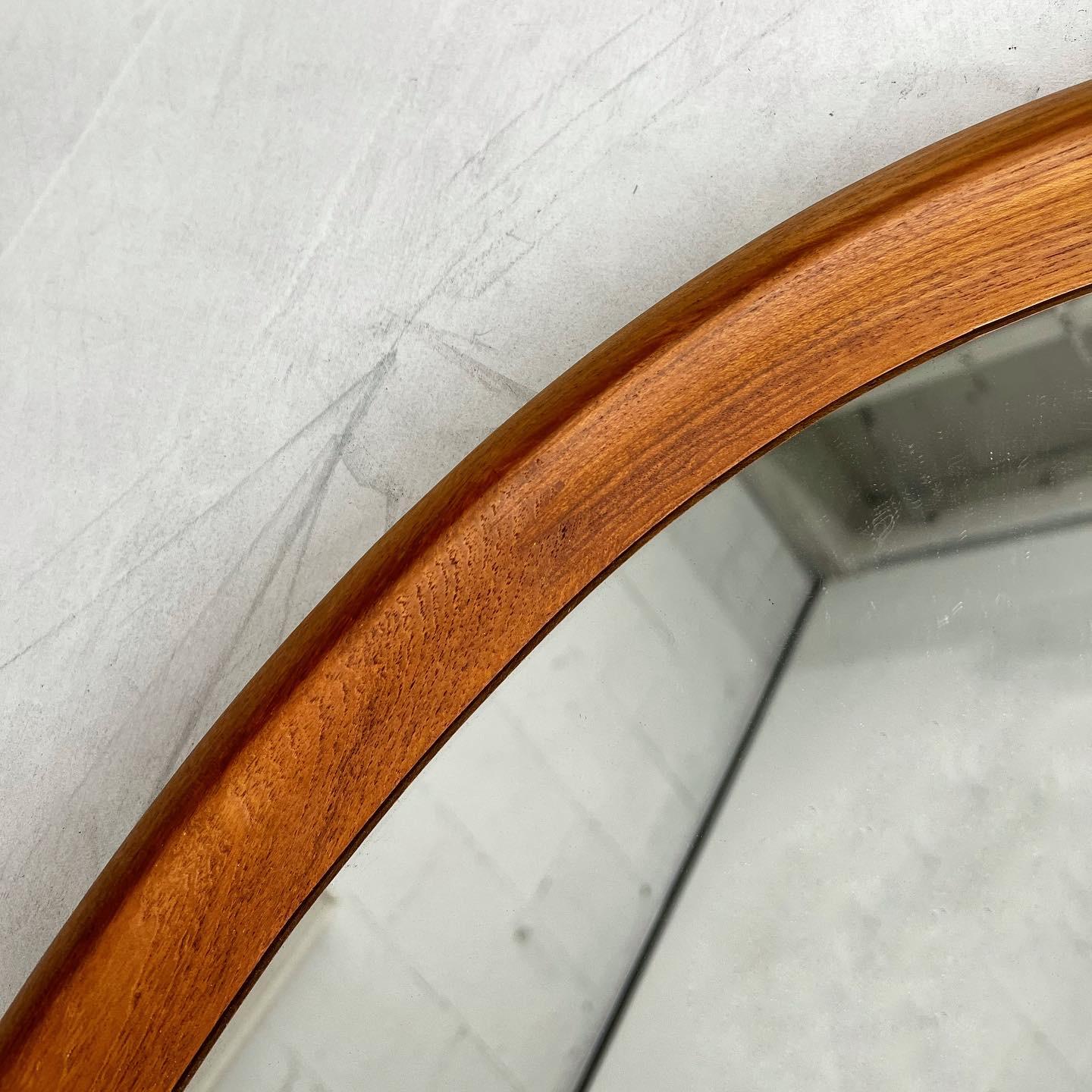 Très grand miroir ovale moderne danois des années 60  M. Pedersen & Hansen en vente 3