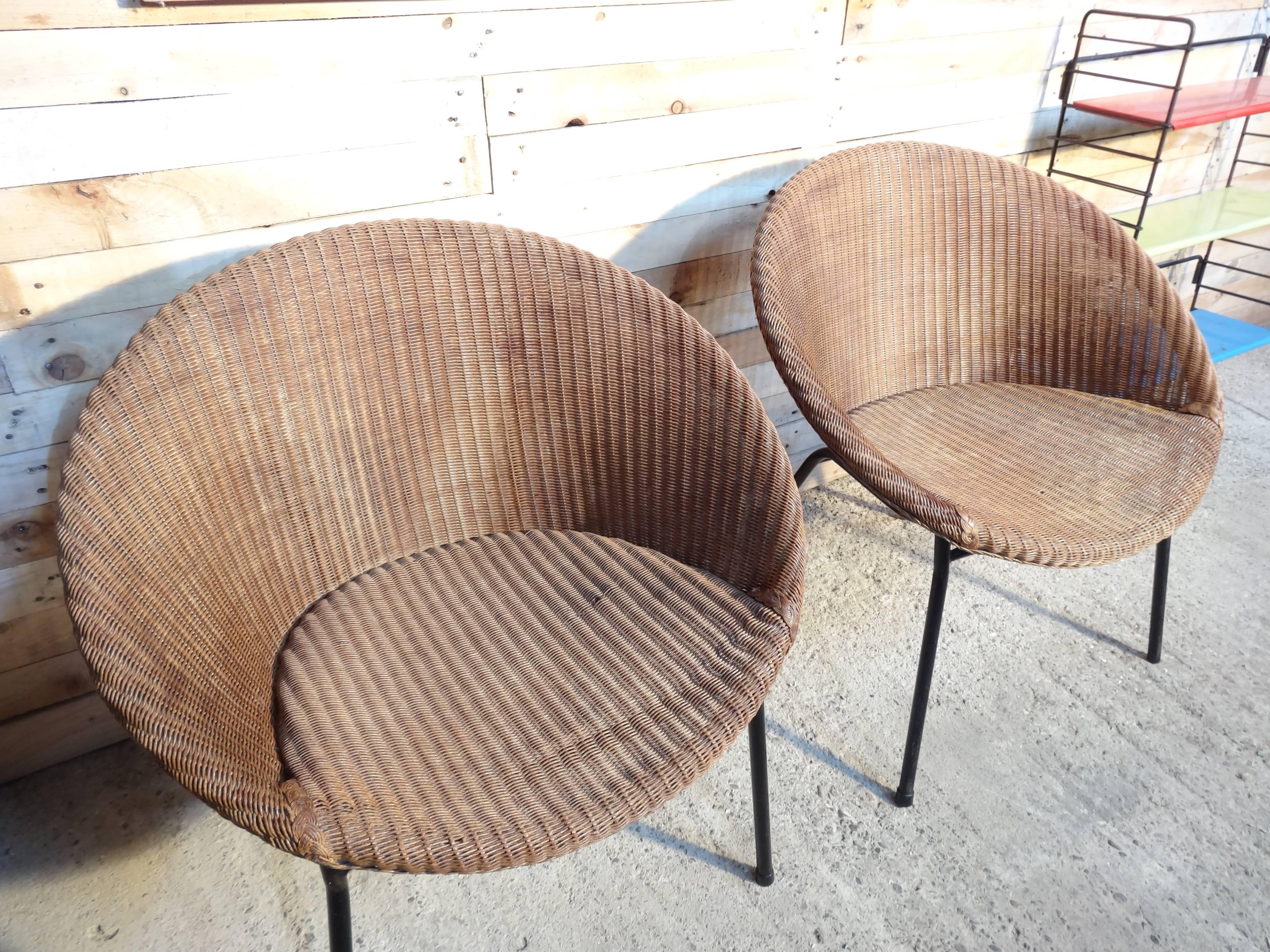 1960s Extremely Sought After Lloyds Loom Metal Wicker Rattan Set of Chairs For Sale 4