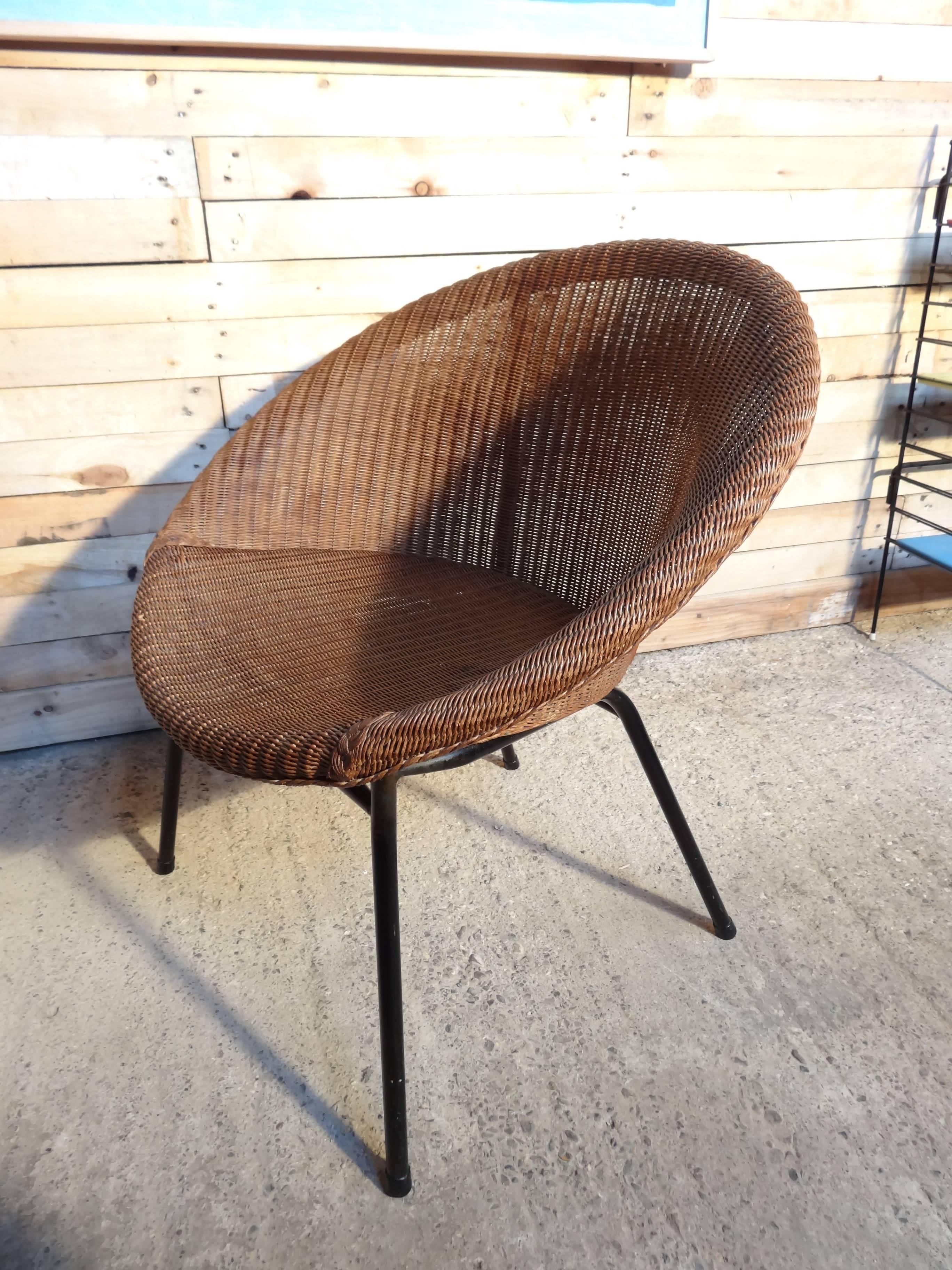 Mid-Century Modern 1960s Extremely Sought After Lloyds Loom Metal Wicker Rattan Set of Chairs For Sale