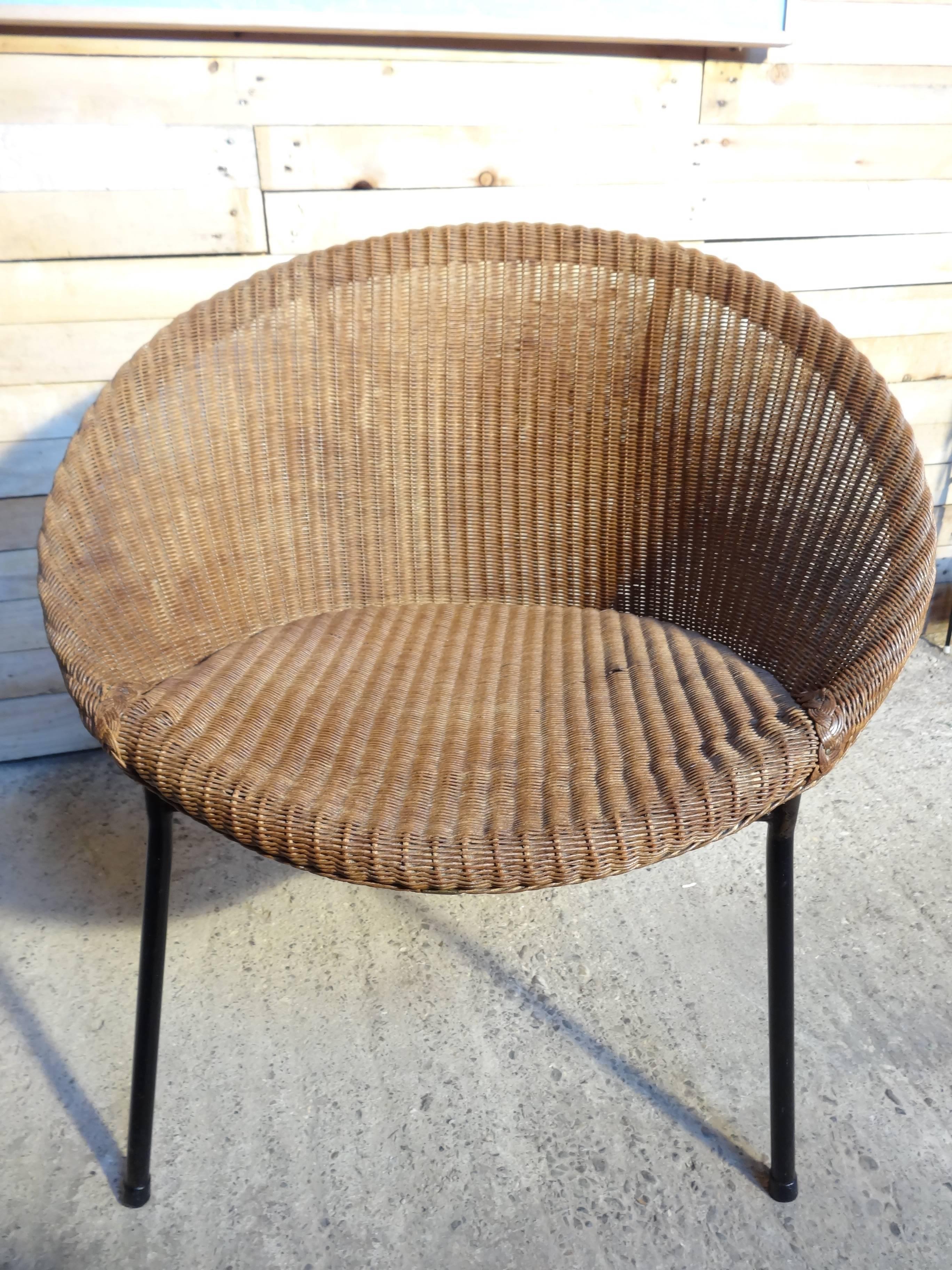 English 1960s Extremely Sought After Lloyds Loom Metal Wicker Rattan Set of Chairs For Sale