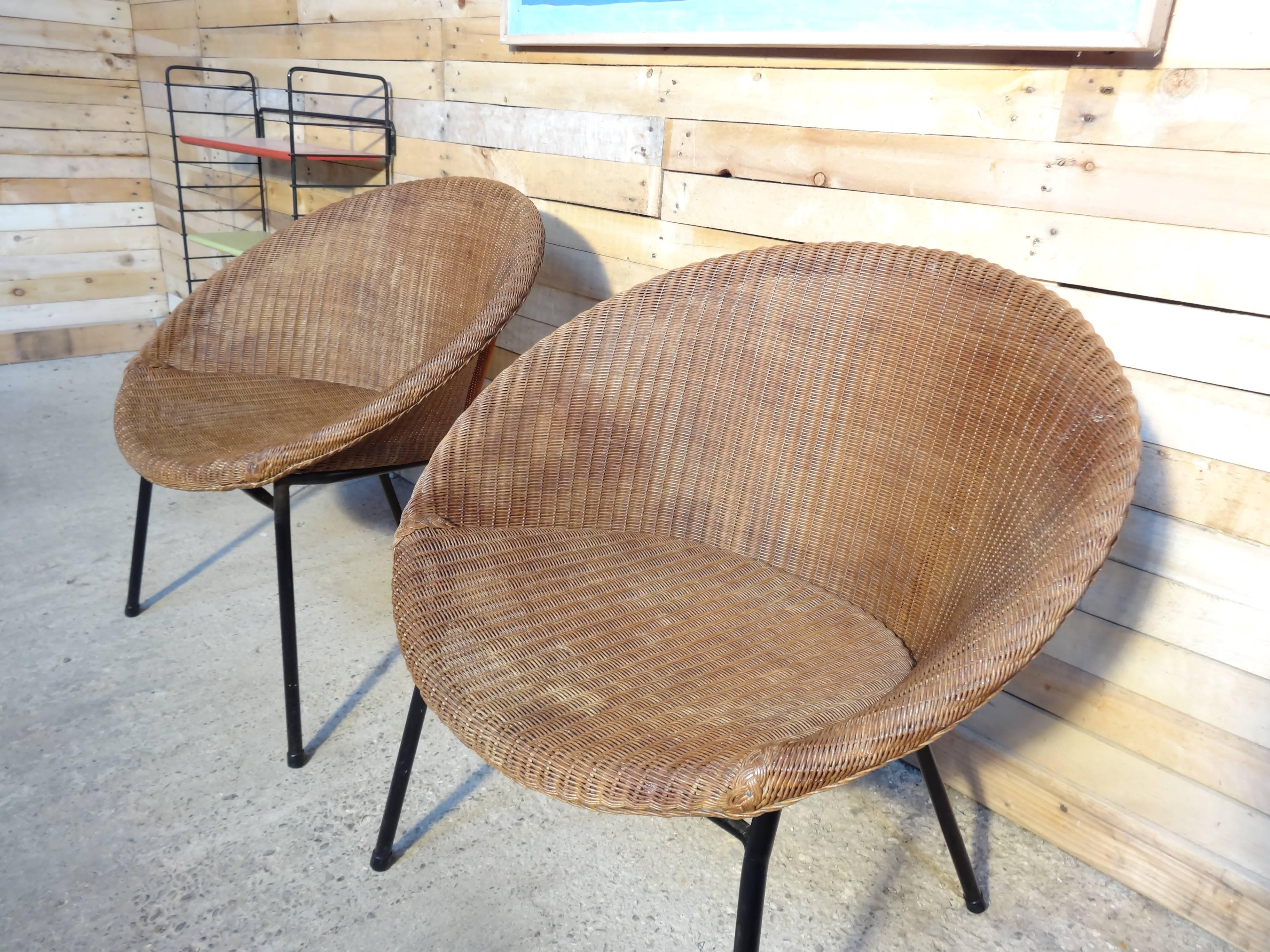 1960s Extremely Sought After Lloyds Loom Metal Wicker Rattan Set of Chairs In Good Condition For Sale In Markington, GB
