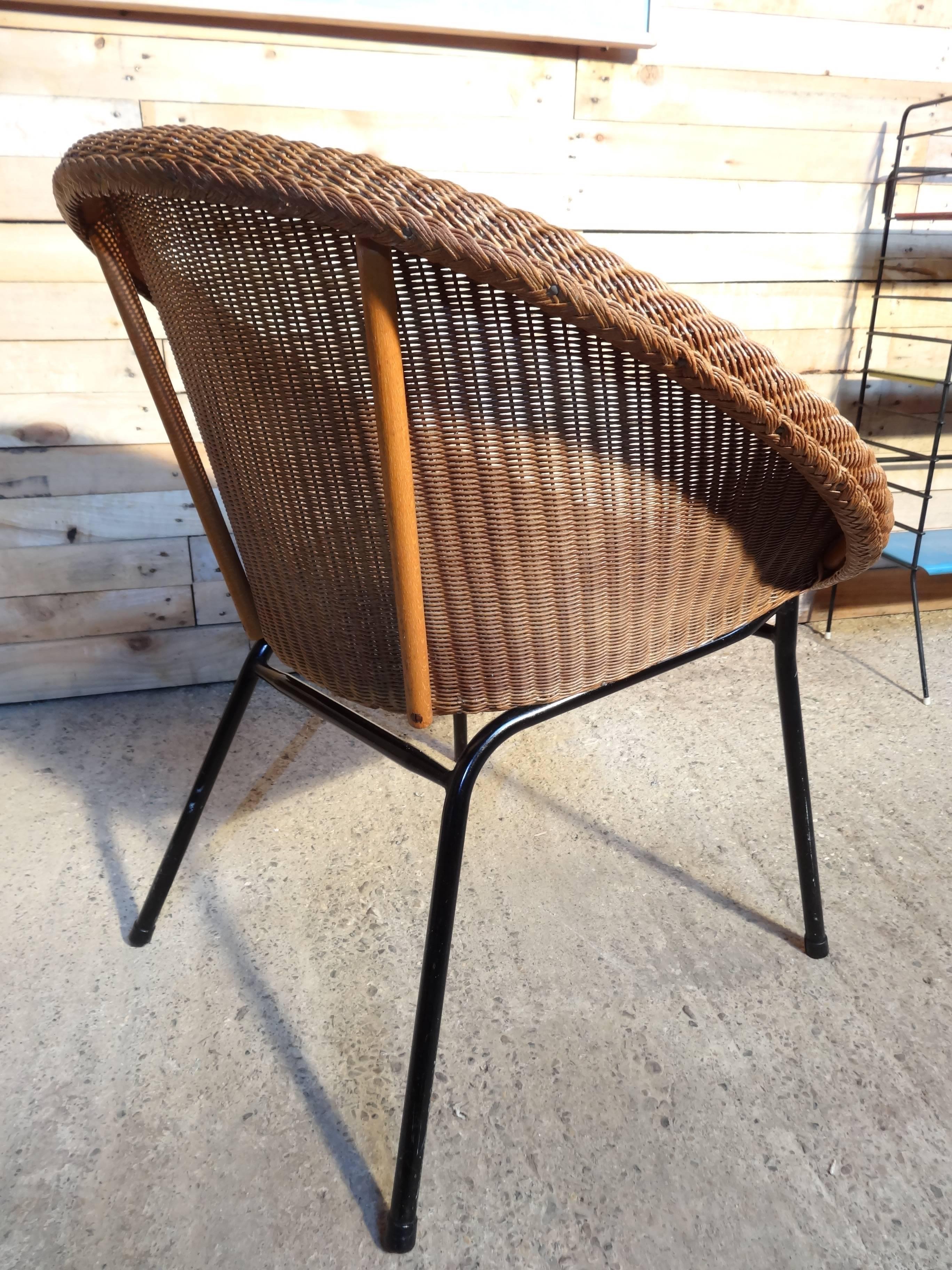 1960s Extremely Sought After Lloyds Loom Metal Wicker Rattan Set of Chairs For Sale 2