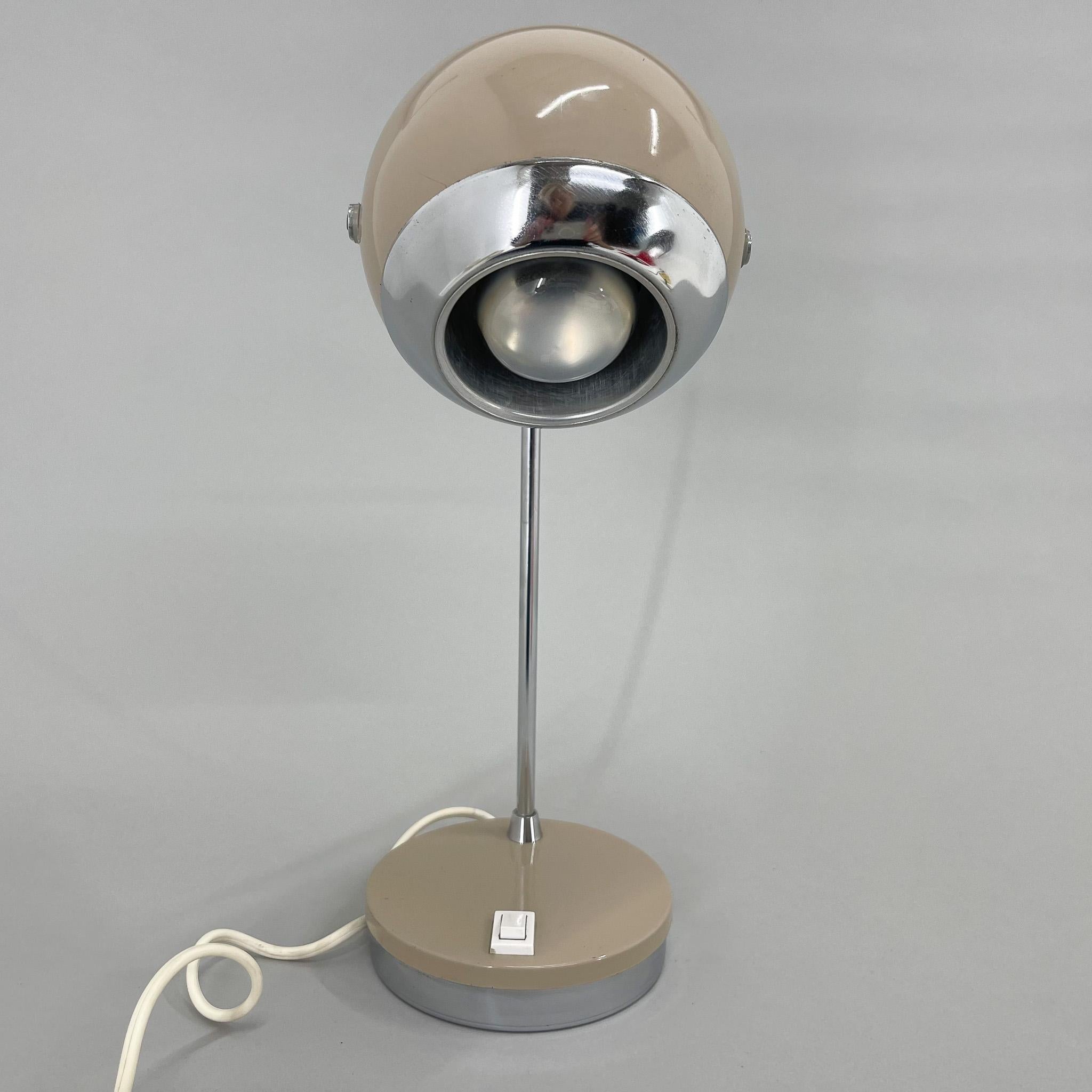 Mid-Century Modern 1960's Eyeball Table Lamp, Italy For Sale