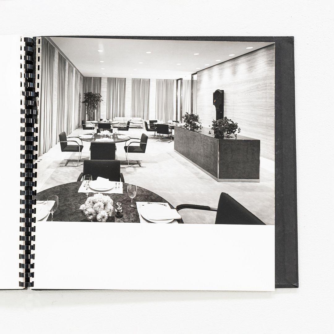 Moderne Photographie Ezra Stoller des années 1960 de Skidmore, Owings & Merrill National Life Center en vente