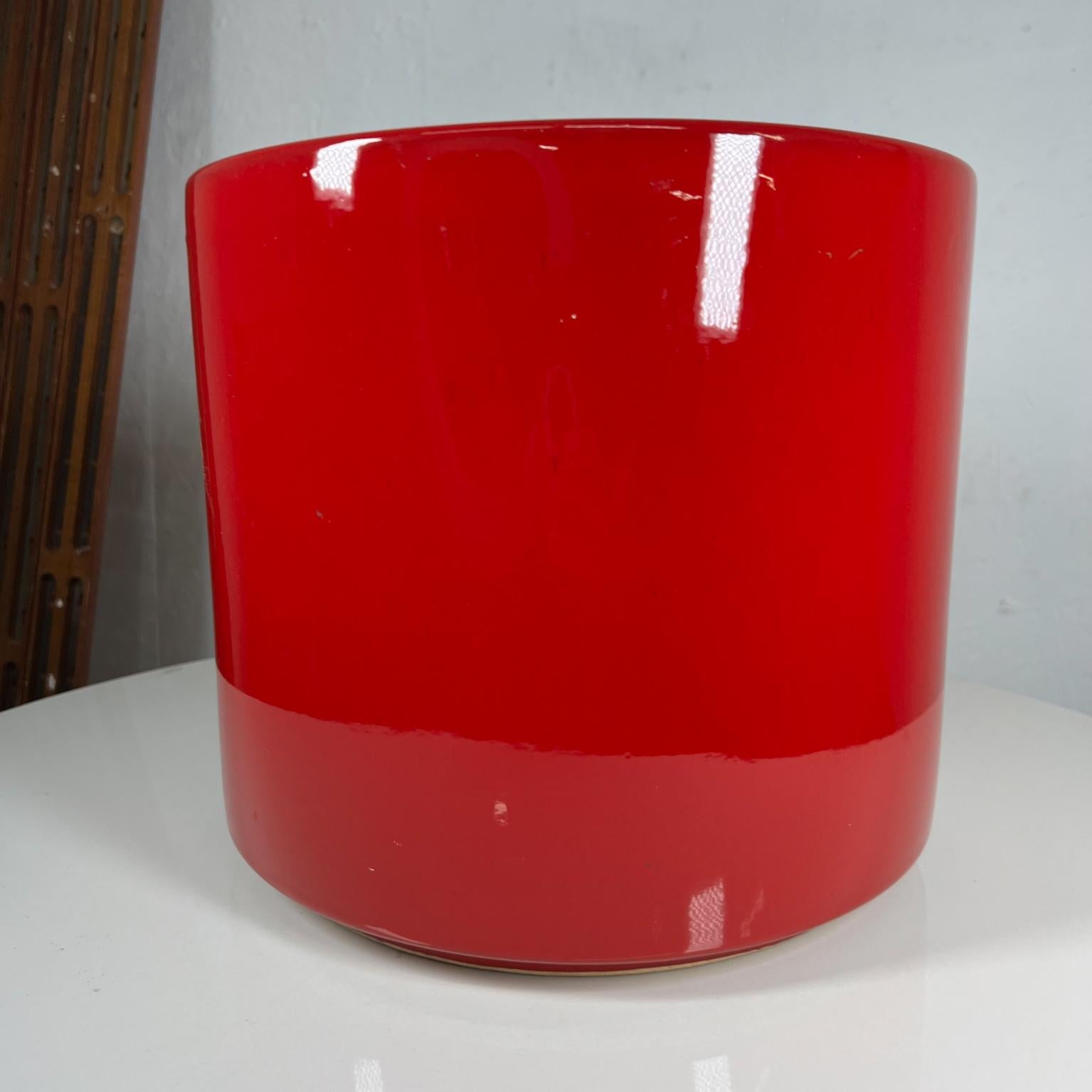1960s Fab Red Modern Gainey Planter Architectural Pottery California In Good Condition In Chula Vista, CA