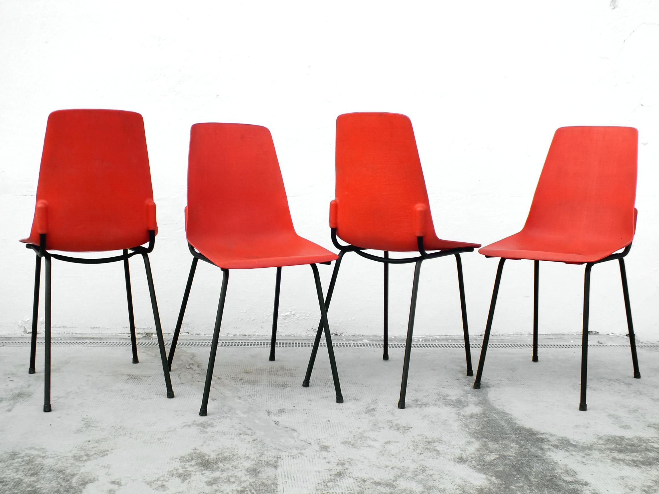 Fantasia France production chairs design years '60, lacquereled iron and plastic

                   12 chairs in good vintage condition,  all signed in the back of the chairs

                  the sell is for 12 in the lot but are possible the