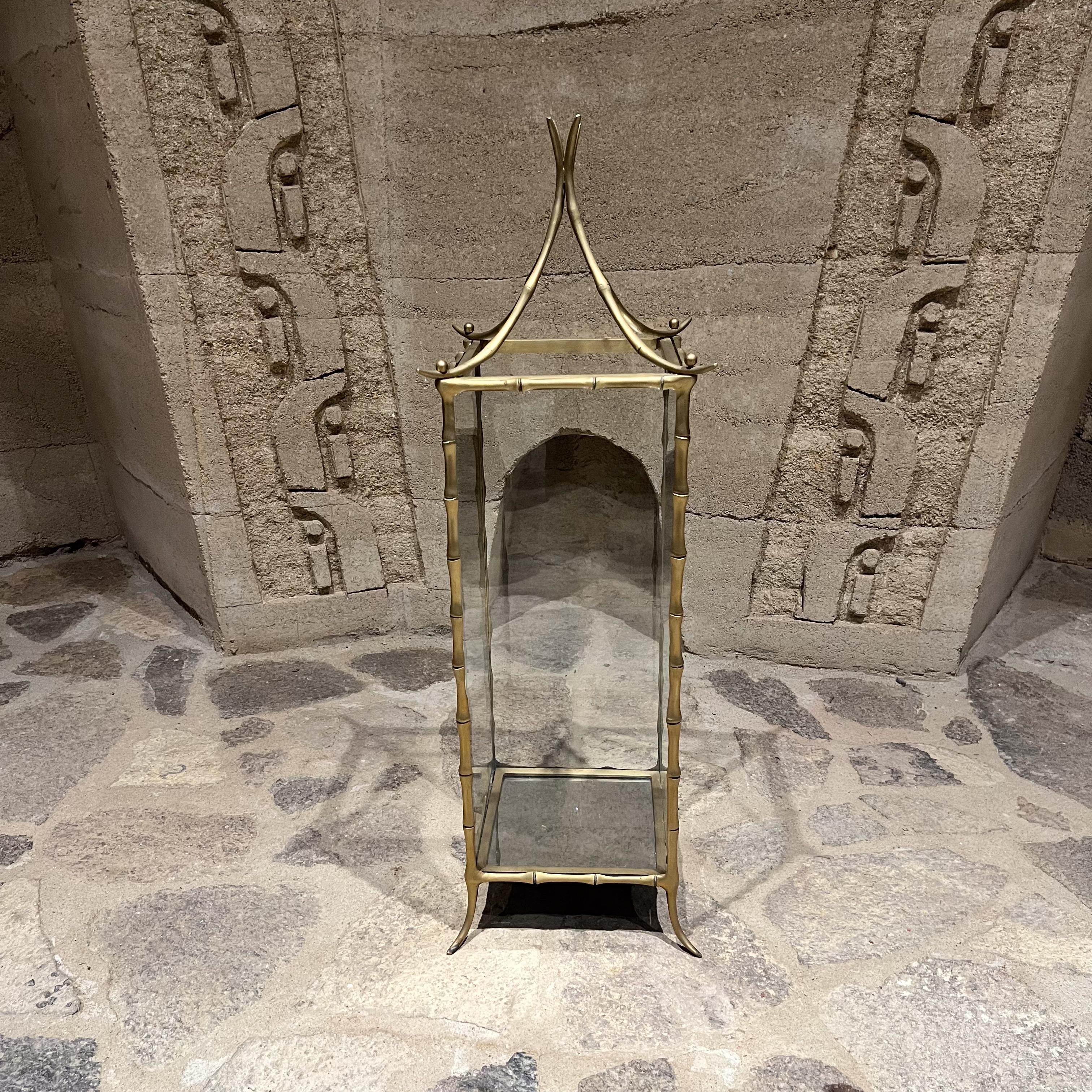 Portacandele a pagoda in finto bambù anticato degli anni '60 in vendita 1