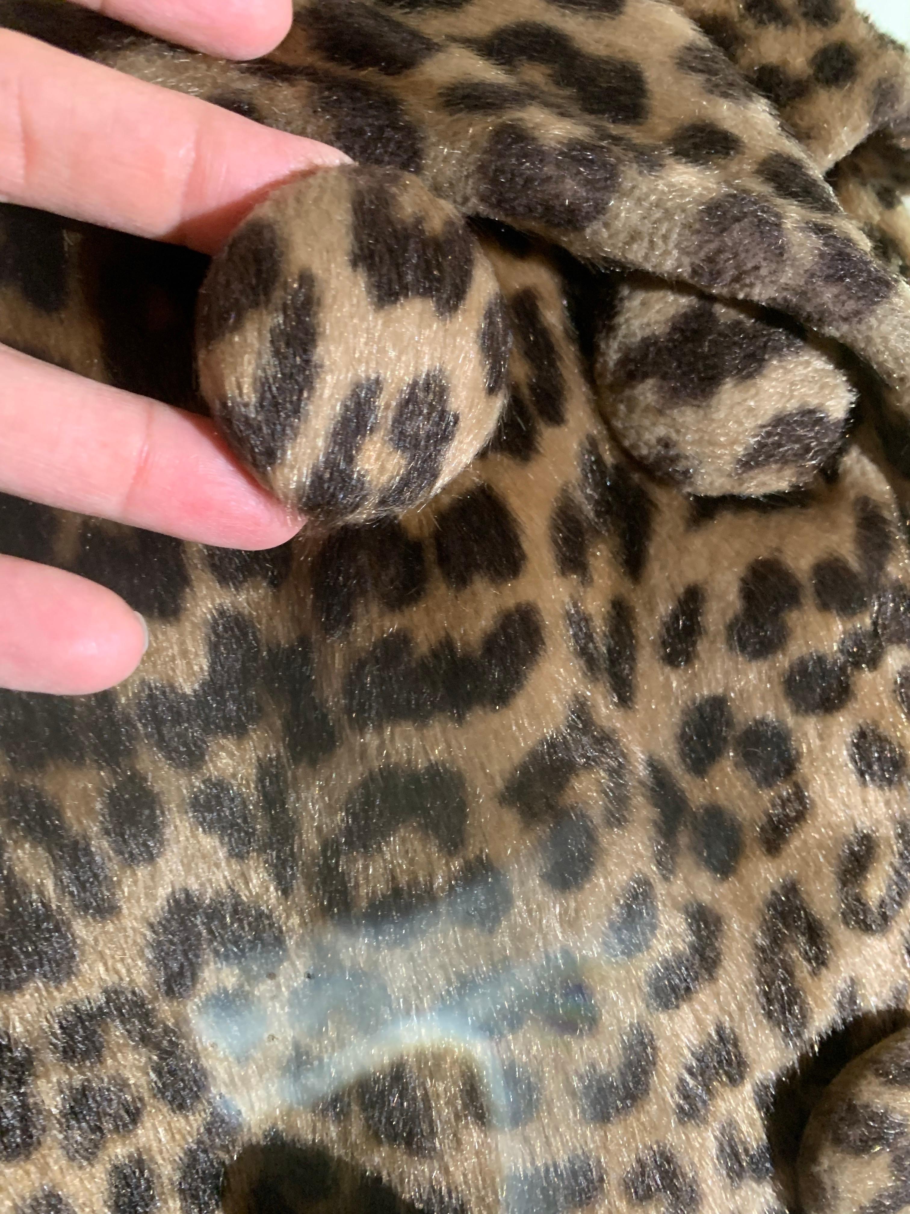 Cappotto swing stile principessa leopardato finto degli anni '60 con colletto a scialle e maniche con polsini in vendita 13