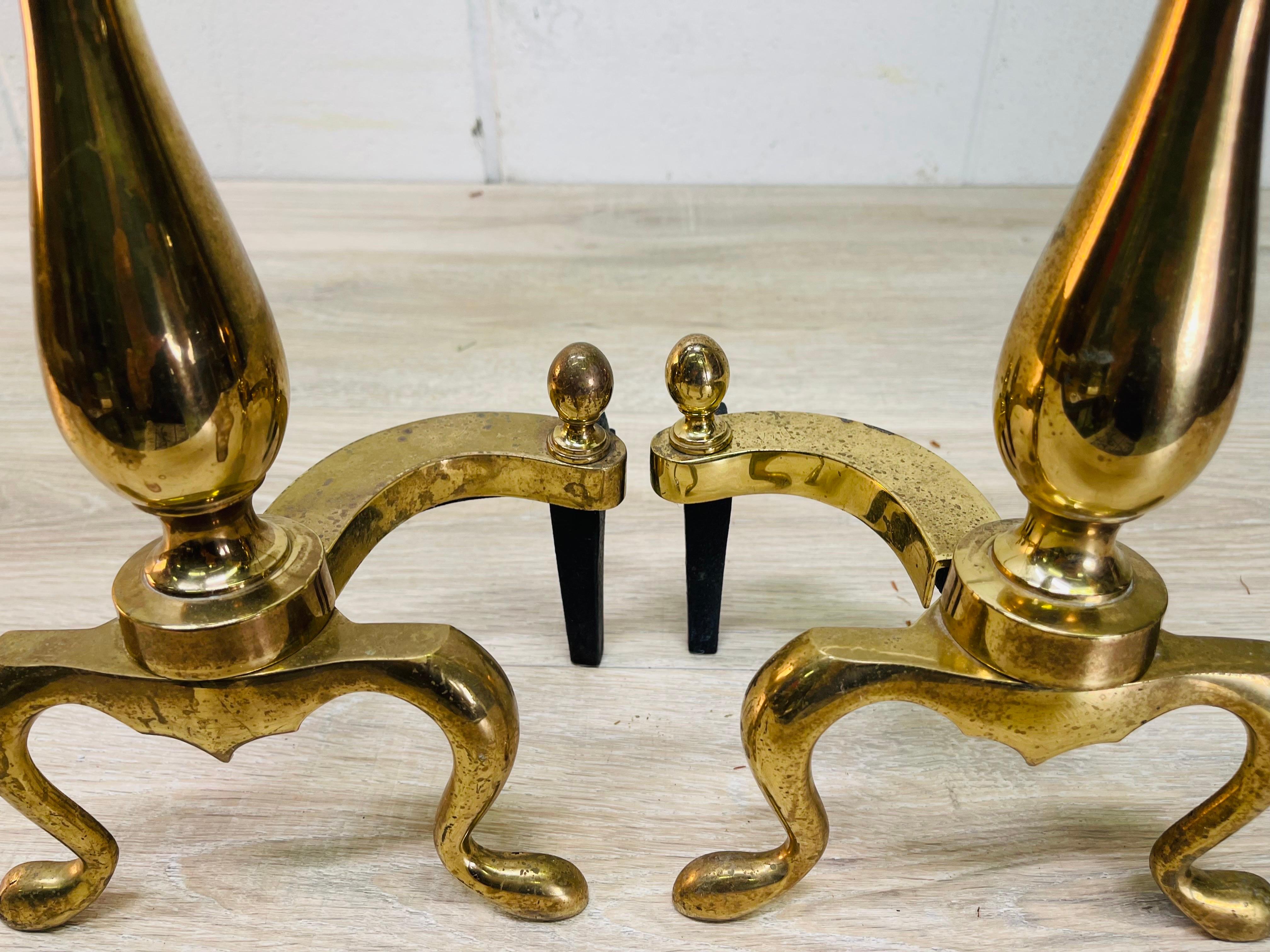1960s Federal Style Brass Andirons, Pair In Good Condition In Amherst, NH