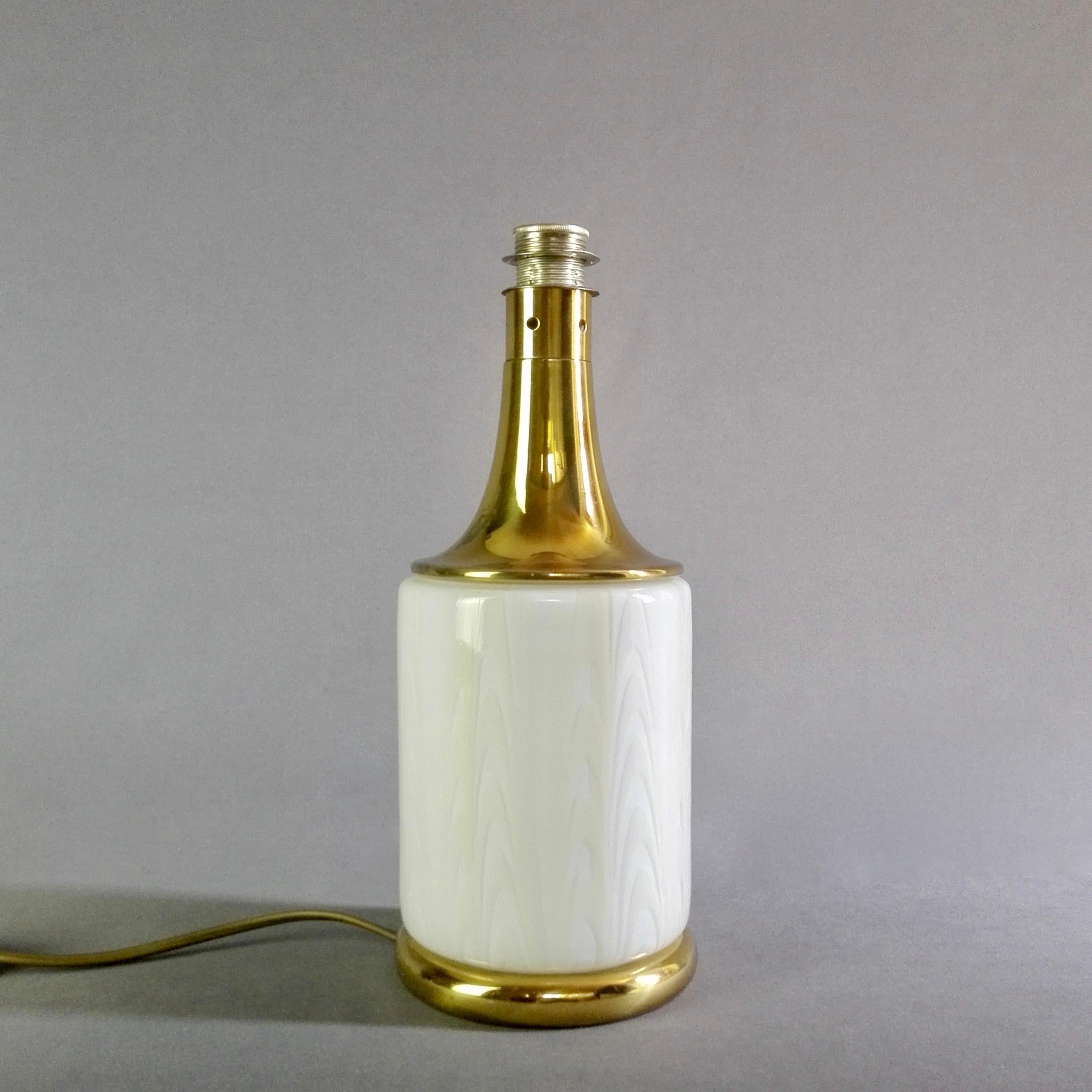 Mid-Century Modern 1960s F.Fabbian Murano art glass and brass two-light table lamp glass base. For Sale