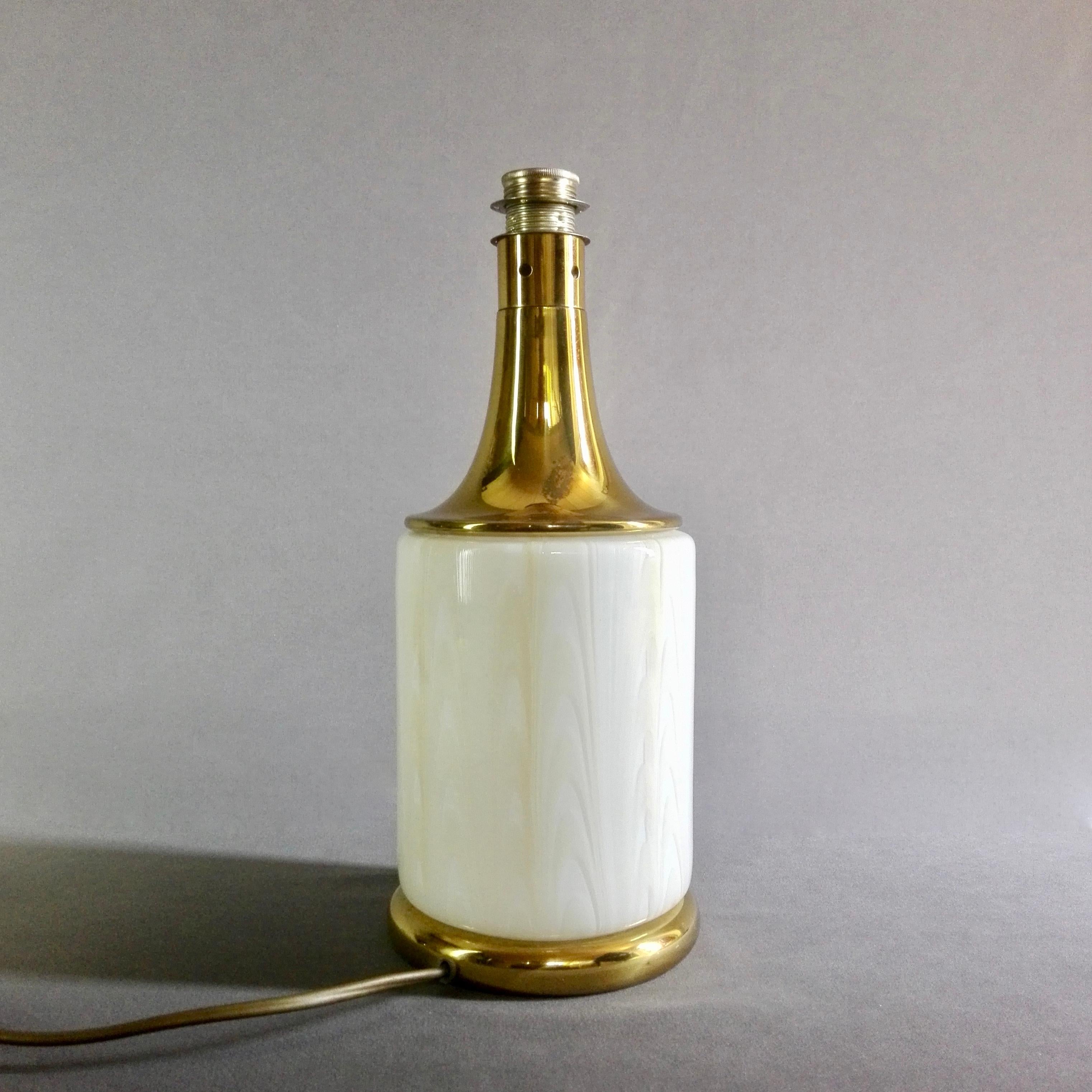 Italian 1960s F.Fabbian Murano art glass and brass two-light table lamp glass base. For Sale