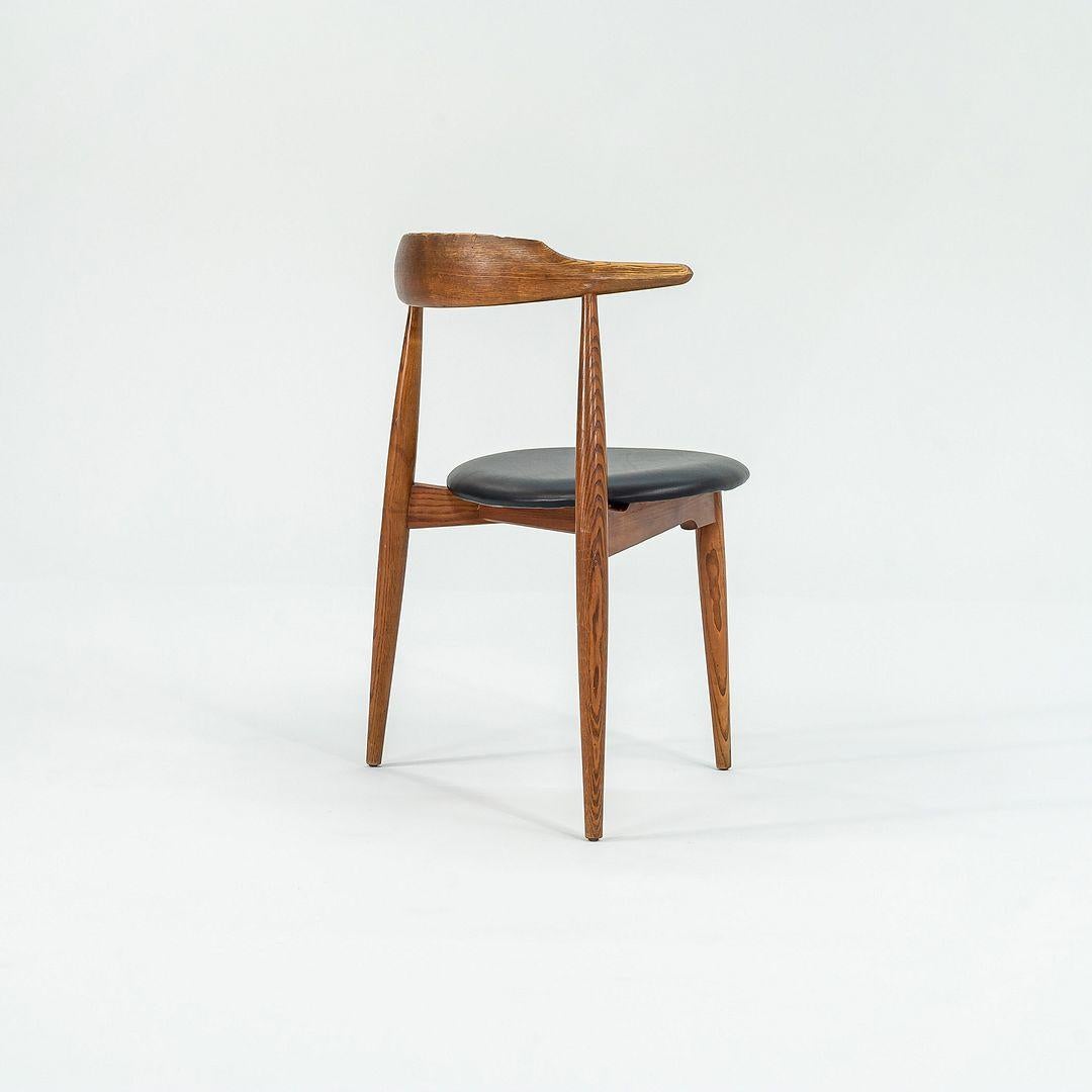 1960s FH4104 Heart Chair von Hans Wegner für Fritz Hansen in Eiche mit Ledersitz (Moderne) im Angebot