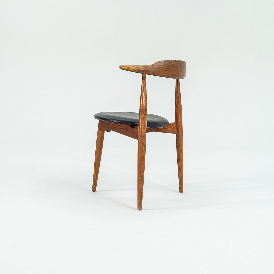 1960s FH4104 Heart Chair von Hans Wegner für Fritz Hansen in Eiche mit Ledersitz (Mitte des 20. Jahrhunderts) im Angebot