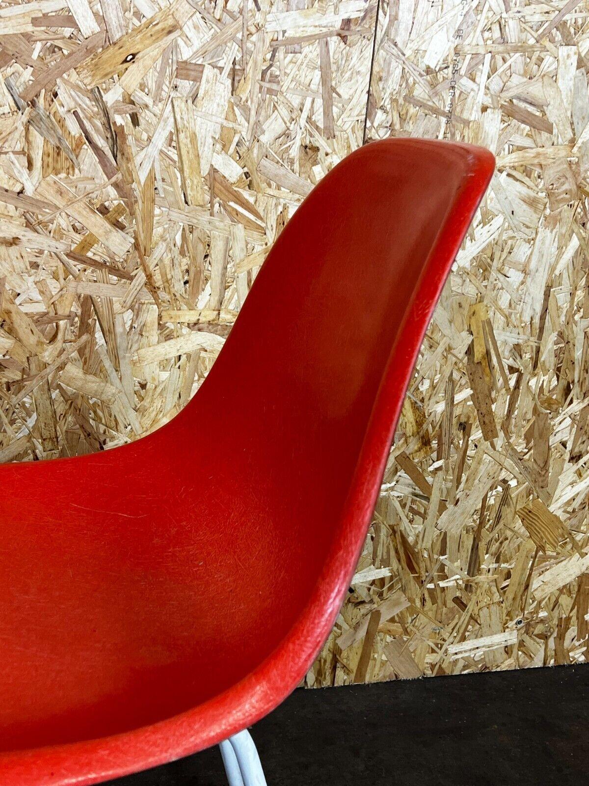 1960's Fiberglass Chair DSX Charles & Ray Eames Herman Miller H-Base Design For Sale 3