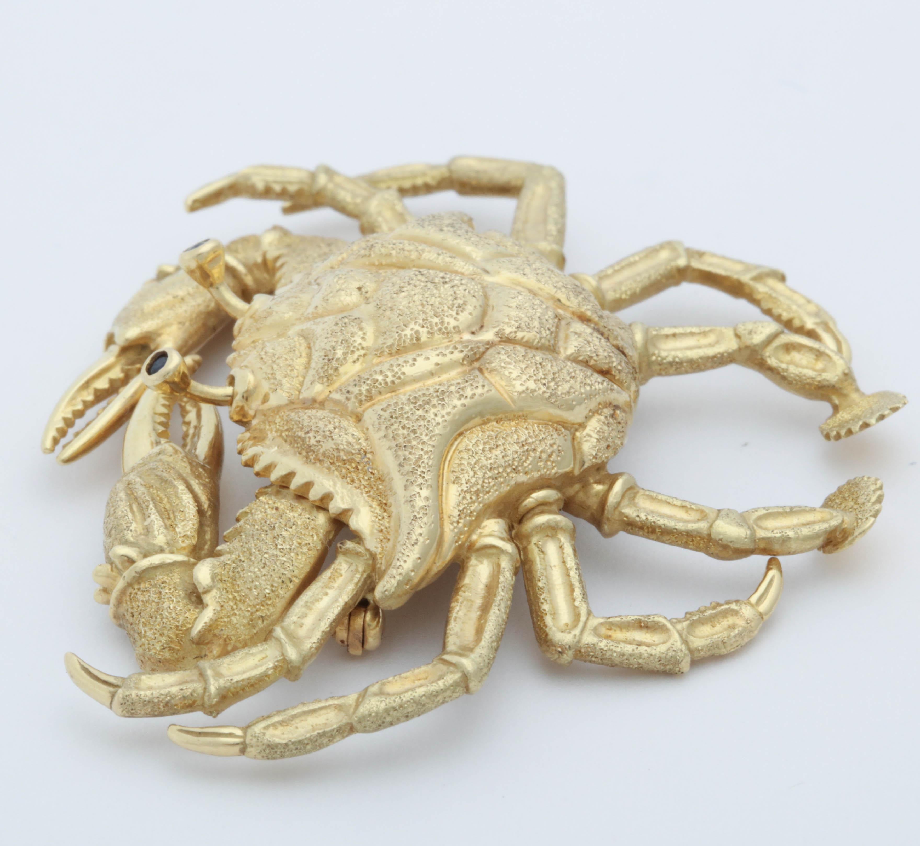 1960s Figural Crab Brooch with Textured Gold and Sapphire Eyes 2