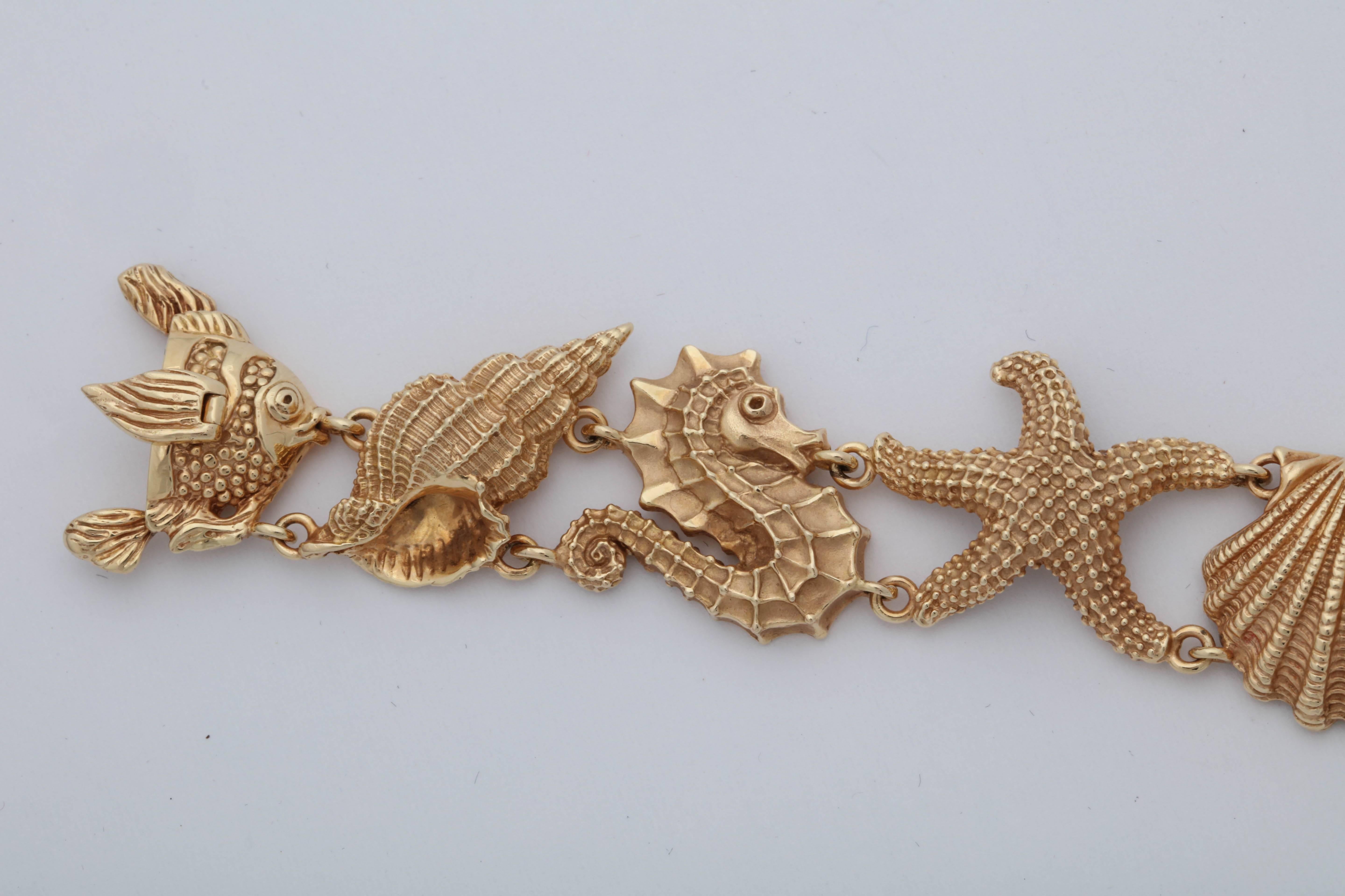 1960s Figural Sea Shell, Octopus, Starfish, Crab and Seahorse Gold Link Bracelet 1