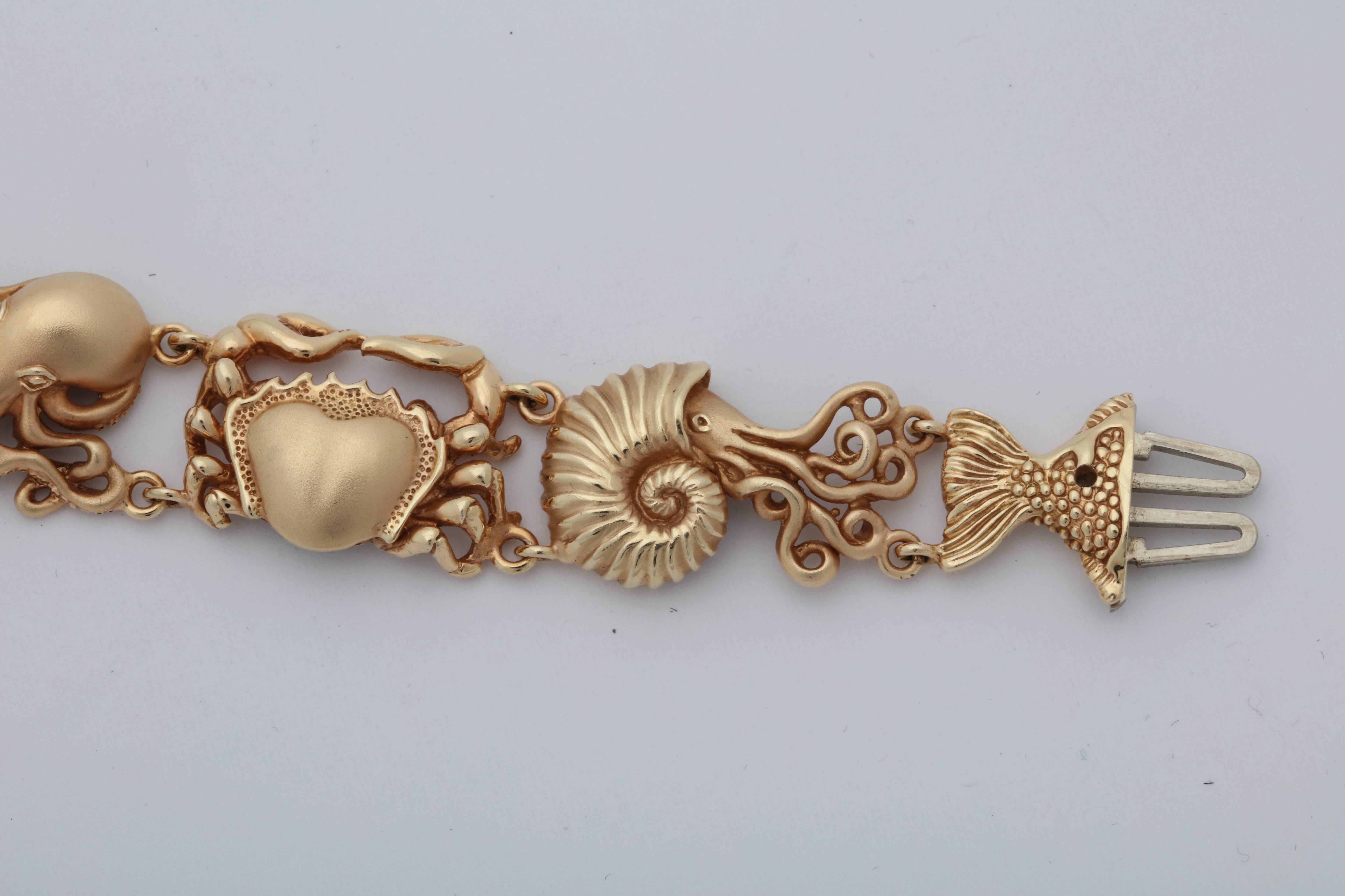 1960s Figural Sea Shell, Octopus, Starfish, Crab and Seahorse Gold Link Bracelet 3