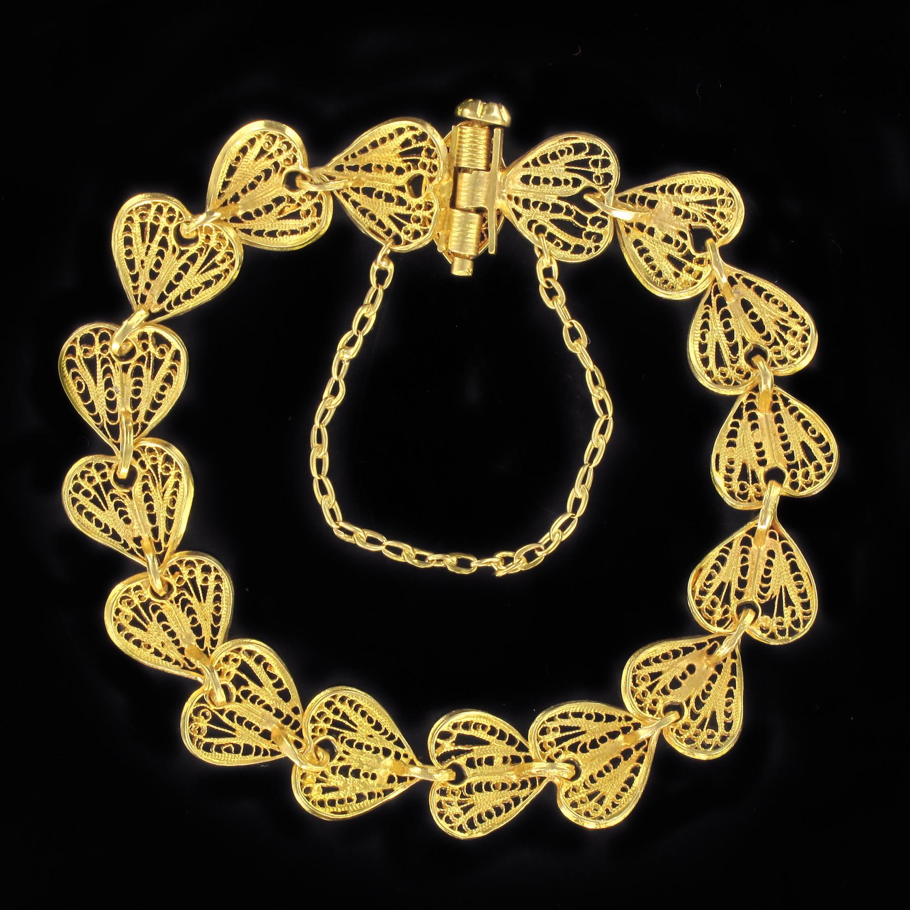 1960s Filigree Hearts Design 18 Karat Yellow Gold Chain Bracelet In New Condition In Poitiers, FR