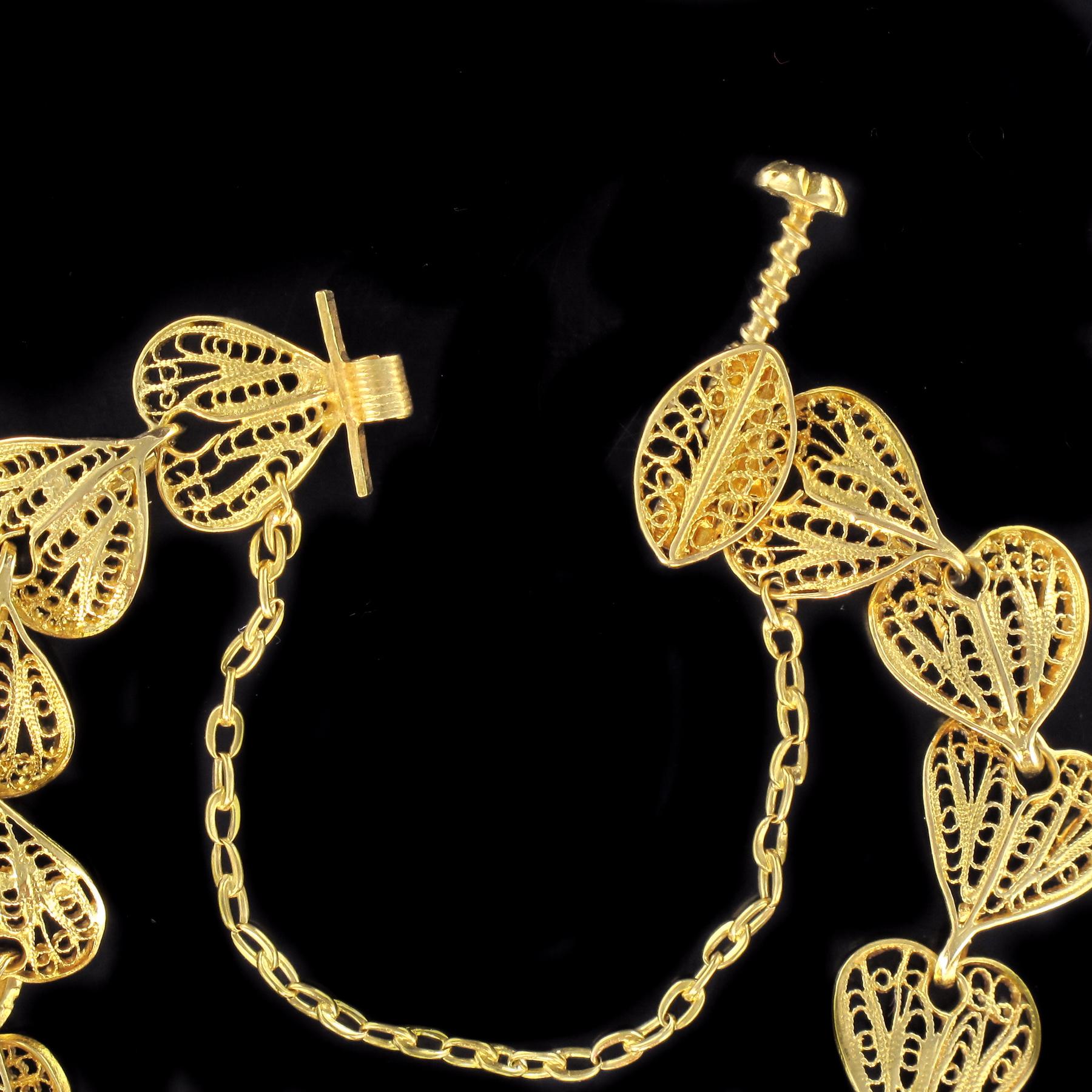 1960s Filigree Hearts Design 18 Karat Yellow Gold Chain Bracelet 1