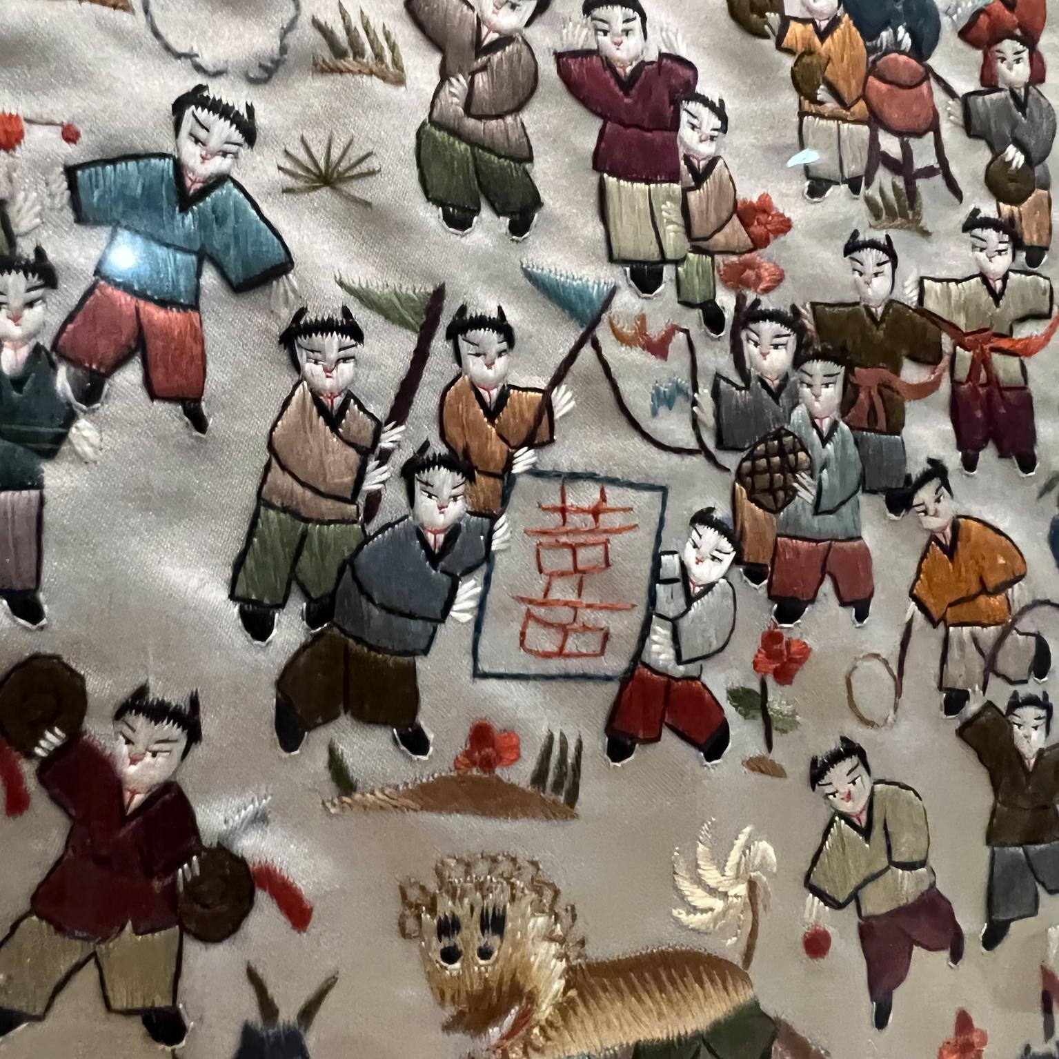 Feine chinesische bestickte Wandteppichplatte aus Seide, 1960er Jahre im Angebot 5