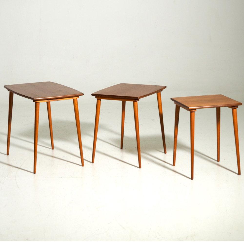 1960s fine nest of tables in teakwood, Danish architect
Measurements are of the biggest table. The smallest table are only few inch smaller than the biggest on height, width and depth.