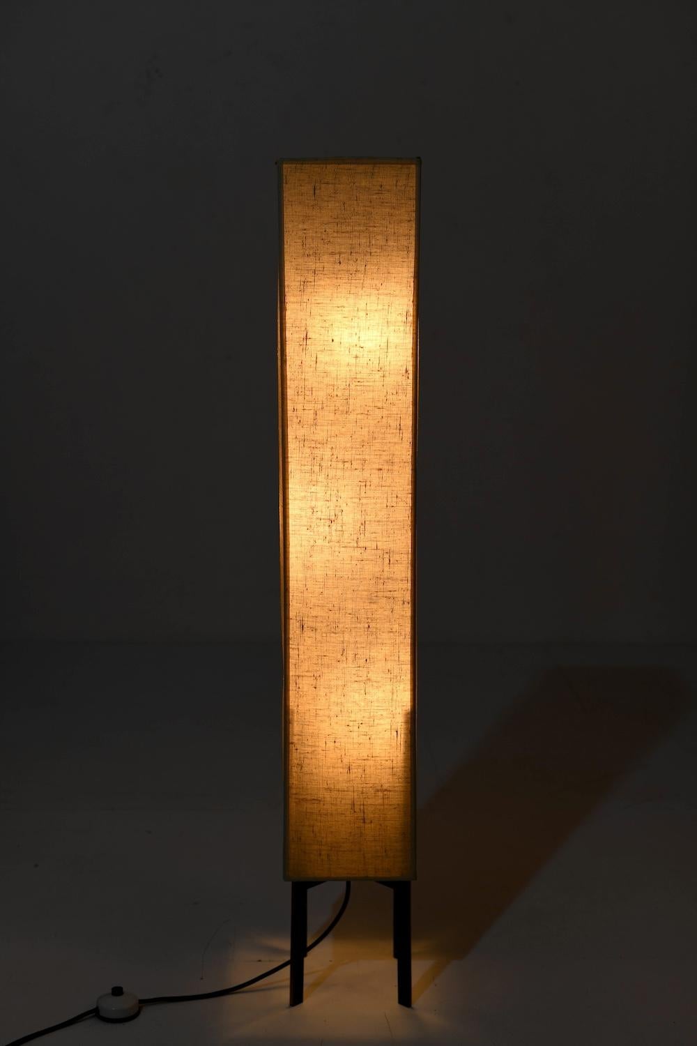 1960er Jahre Feine Qualität Quadratische Stehlampe im Zustand „Gut“ in Handewitt, DE