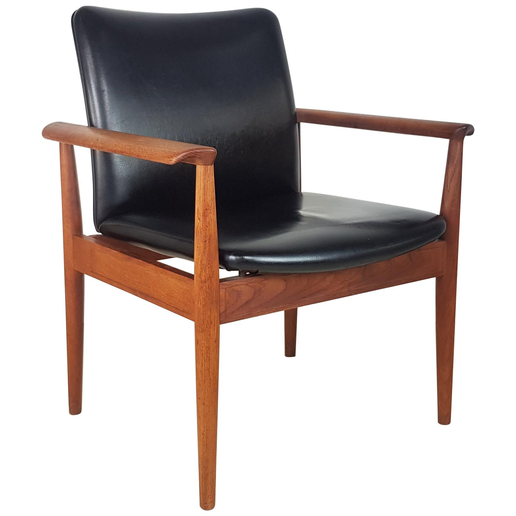 1960s Finn Juhl Diplomat Chair Made by France 
Son Denmark For Sale