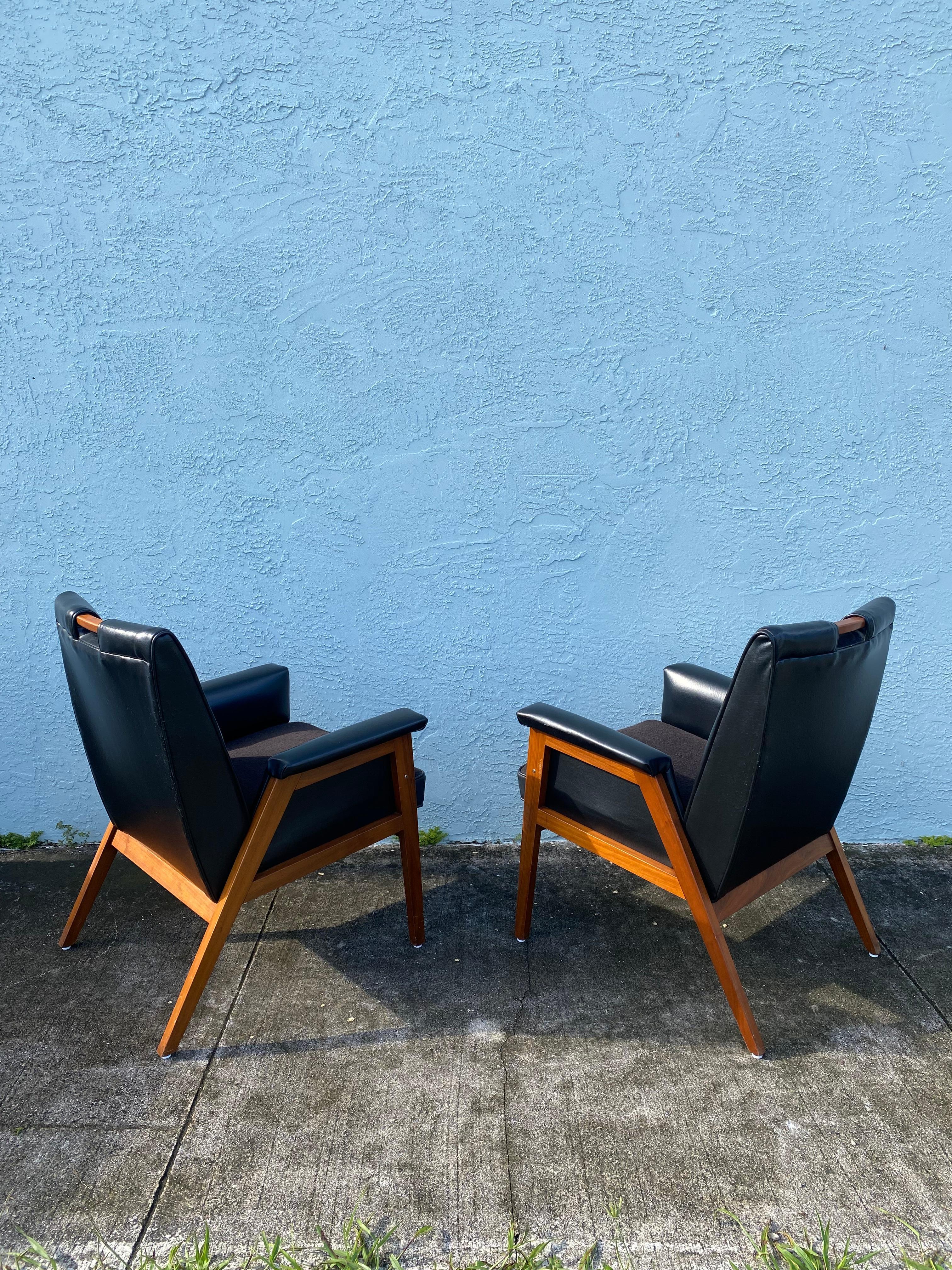 Mid-20th Century 1960s Finn Julh Danish Walnut Leather Sculptural Chairs, Set of 2 For Sale
