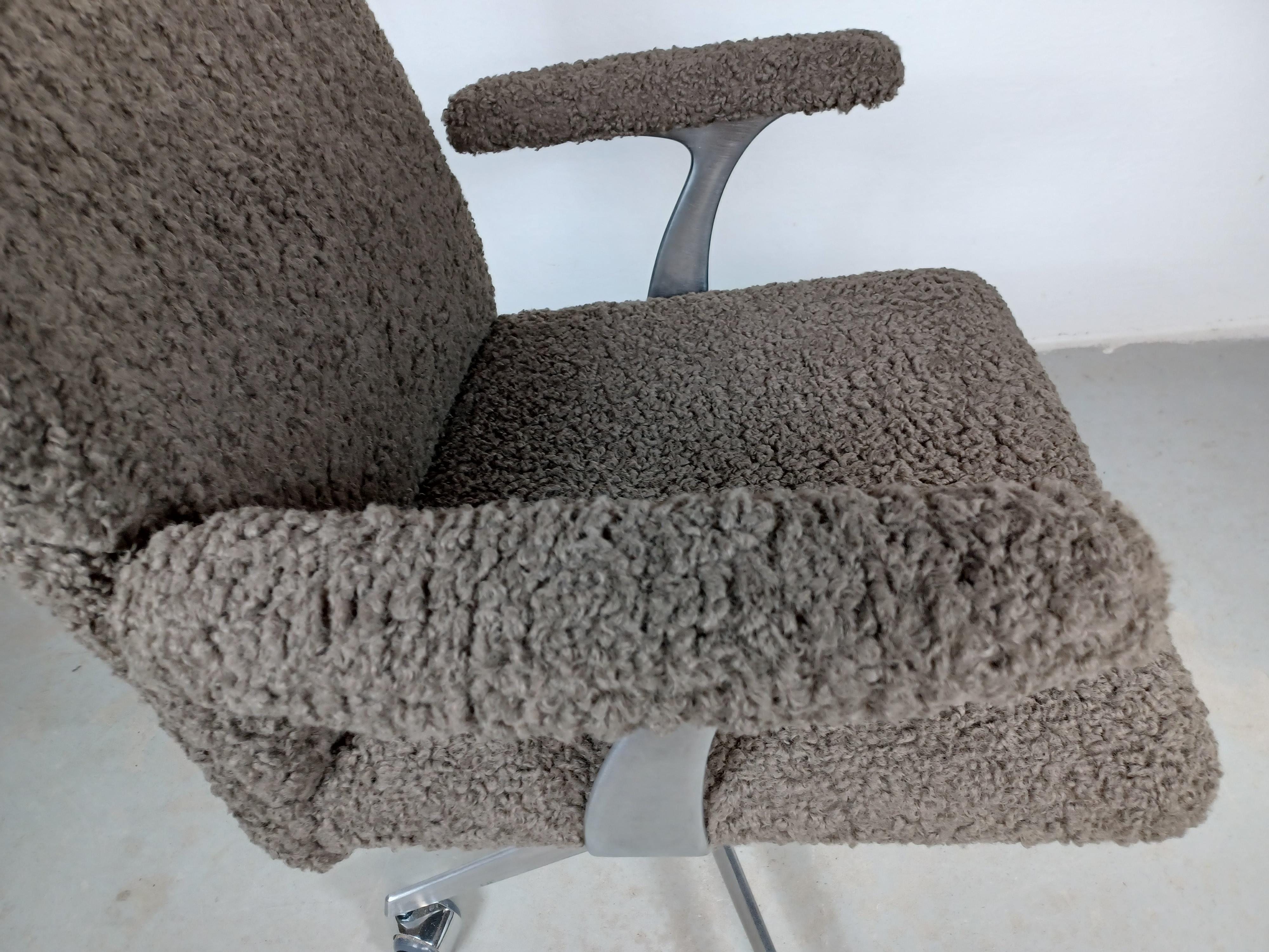1960s Finn Juul Restored Reupholstered Model 209 Swivel Chair by France and Son For Sale 5