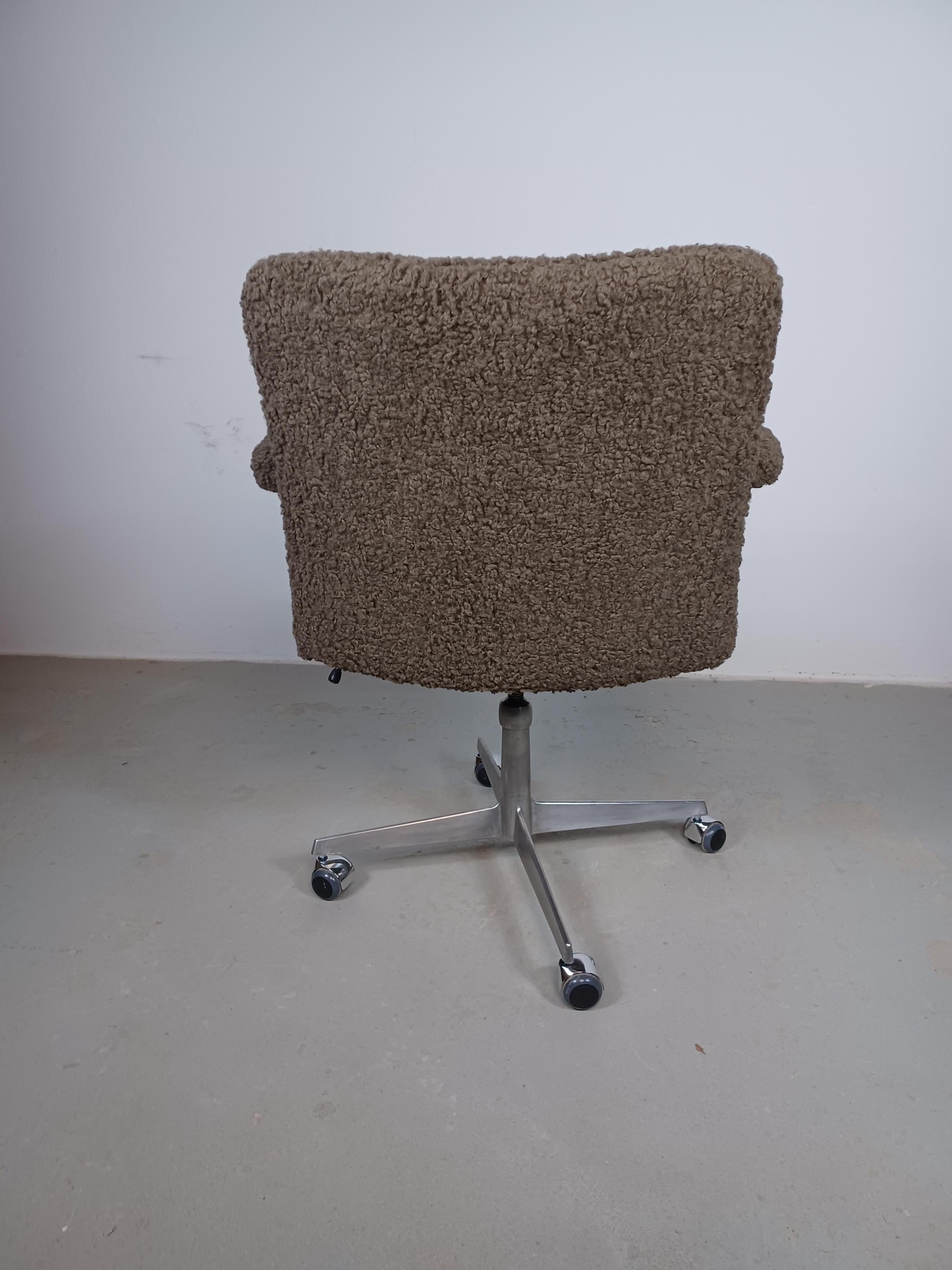 Metal 1960s Finn Juul Restored Reupholstered Model 209 Swivel Chair by France and Son For Sale