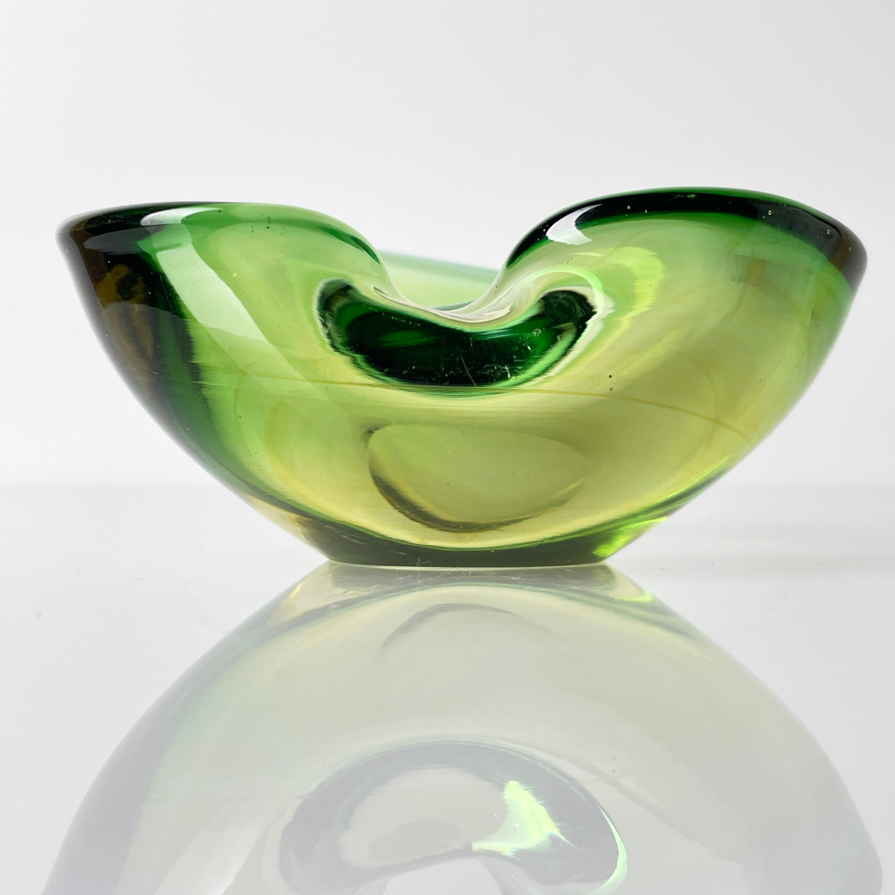1960er Flavio Poli Aschenbecher aus Murano Glass Sommerso im Angebot 3