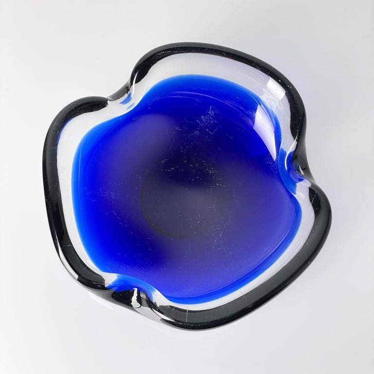 1960's Flavio Poli ashtray in Murano Sommerso Glass For Sale at