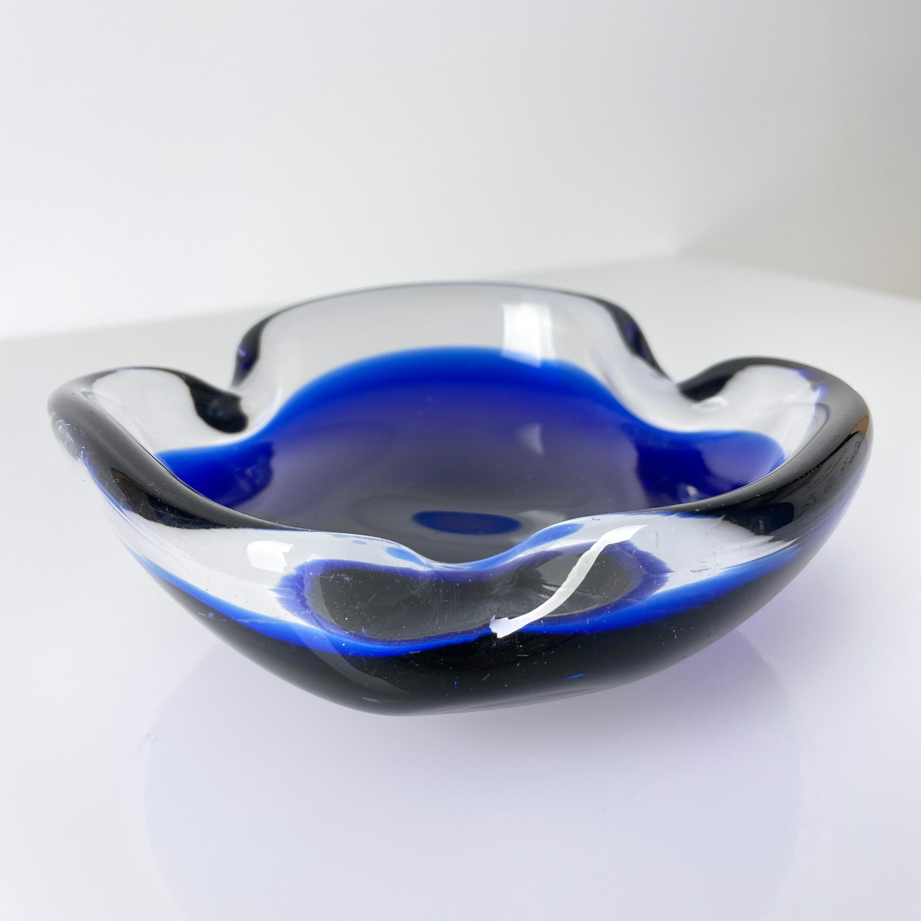 Posacenere Flavio Poli degli anni '60 in vetro di Murano Glass Sommerso in vendita 6
