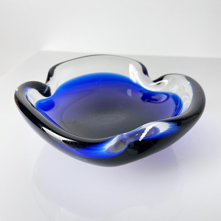 1960's Flavio Poli ashtray in Murano Sommerso Glass For Sale at