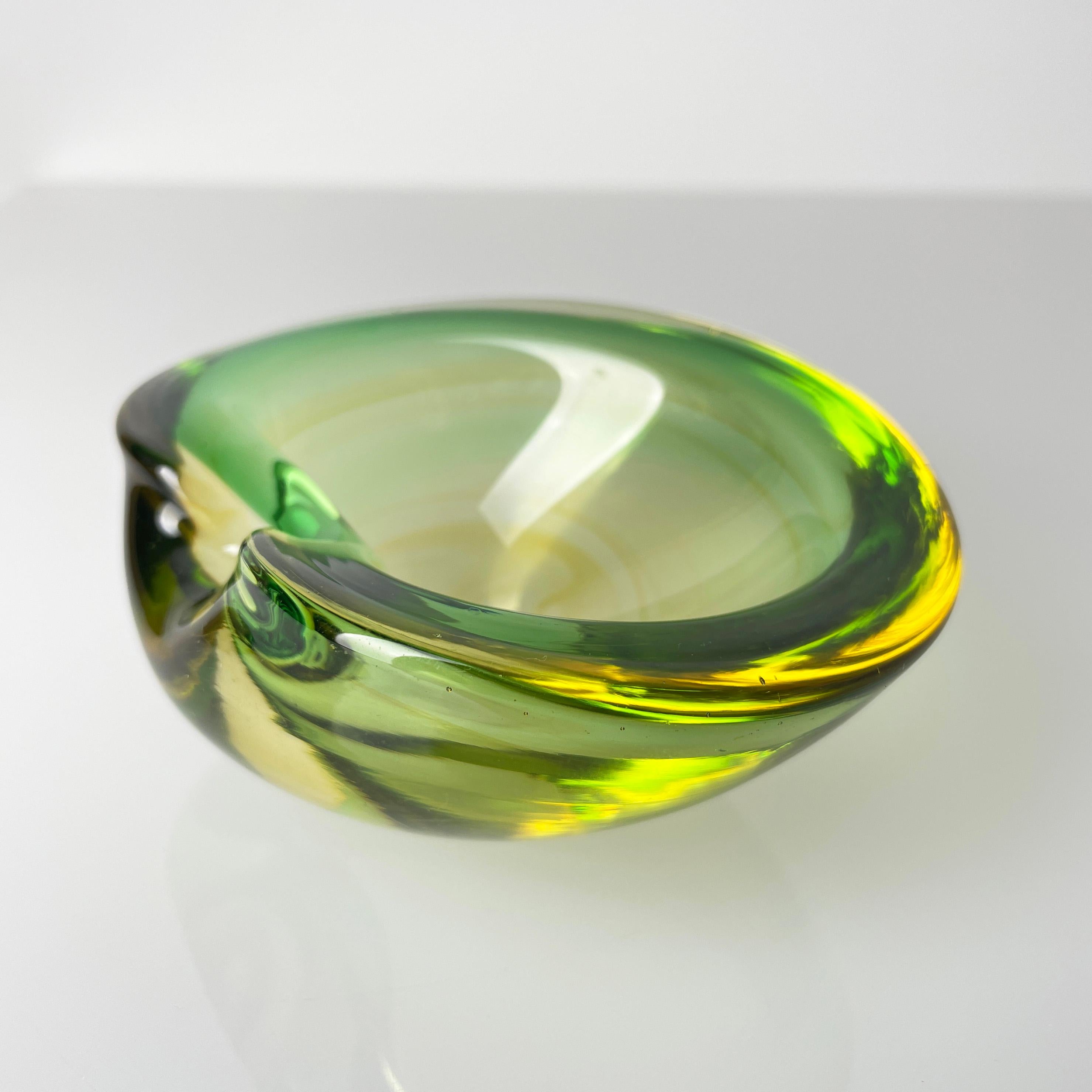 1960er Flavio Poli Aschenbecher aus Murano Glass Sommerso (Muranoglas) im Angebot