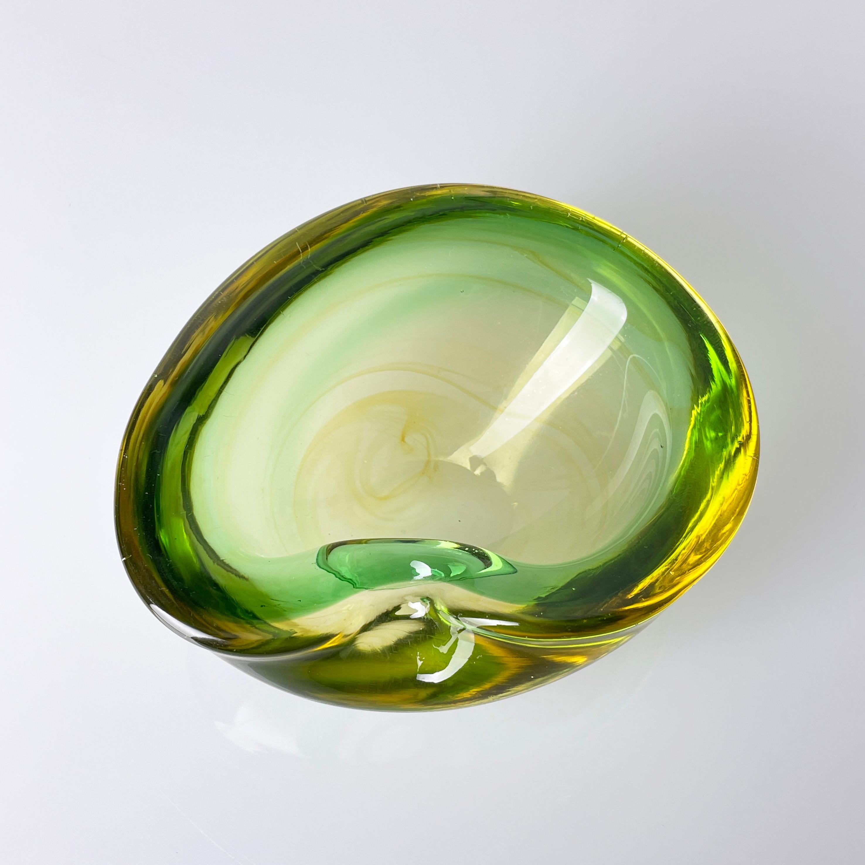 1960er Flavio Poli Aschenbecher aus Murano Glass Sommerso im Angebot 2