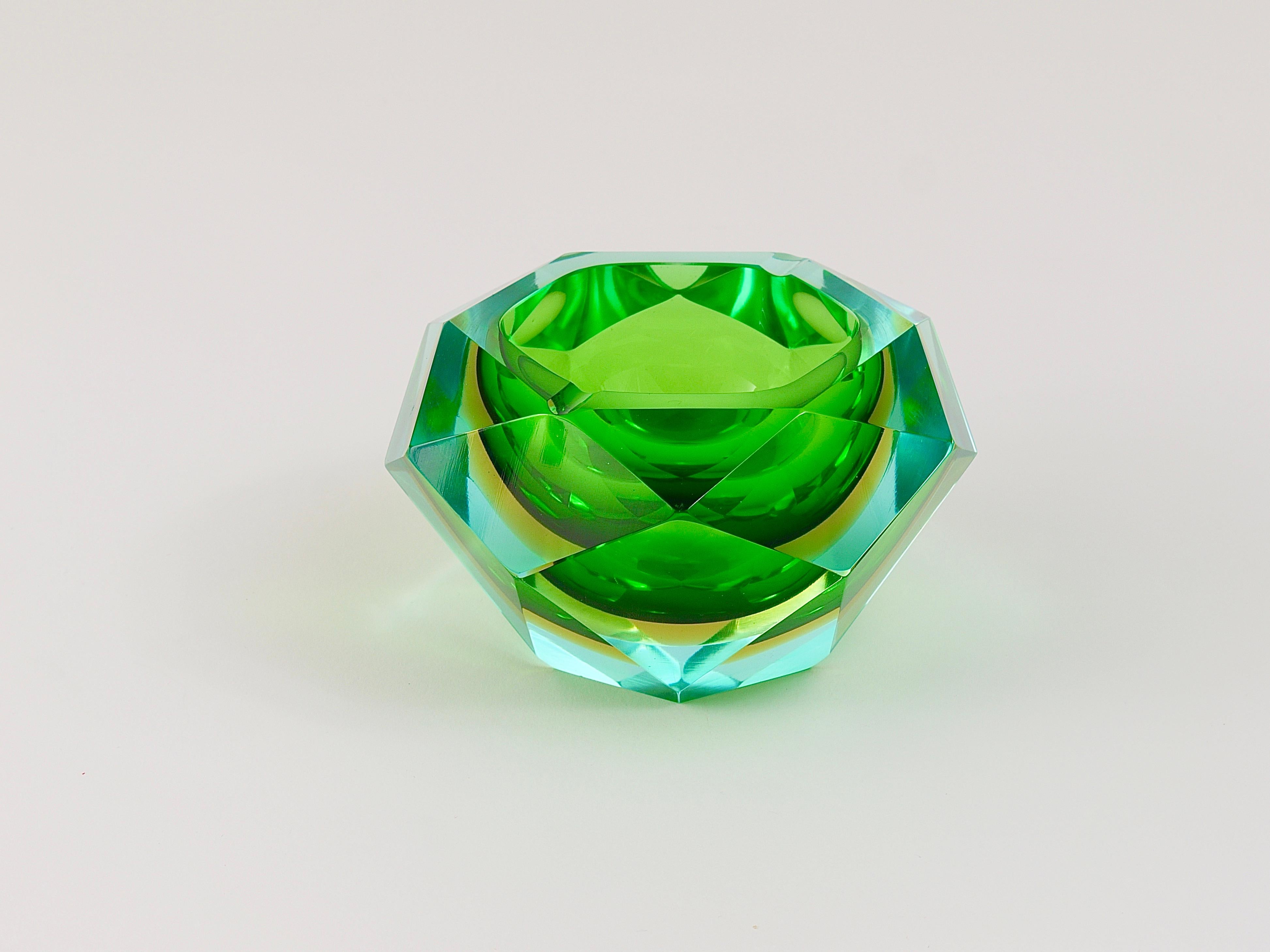 1960s Flavio Poli Colorful Faceted Diamond Ashtray by Seguso, Murano, Italy For Sale 10