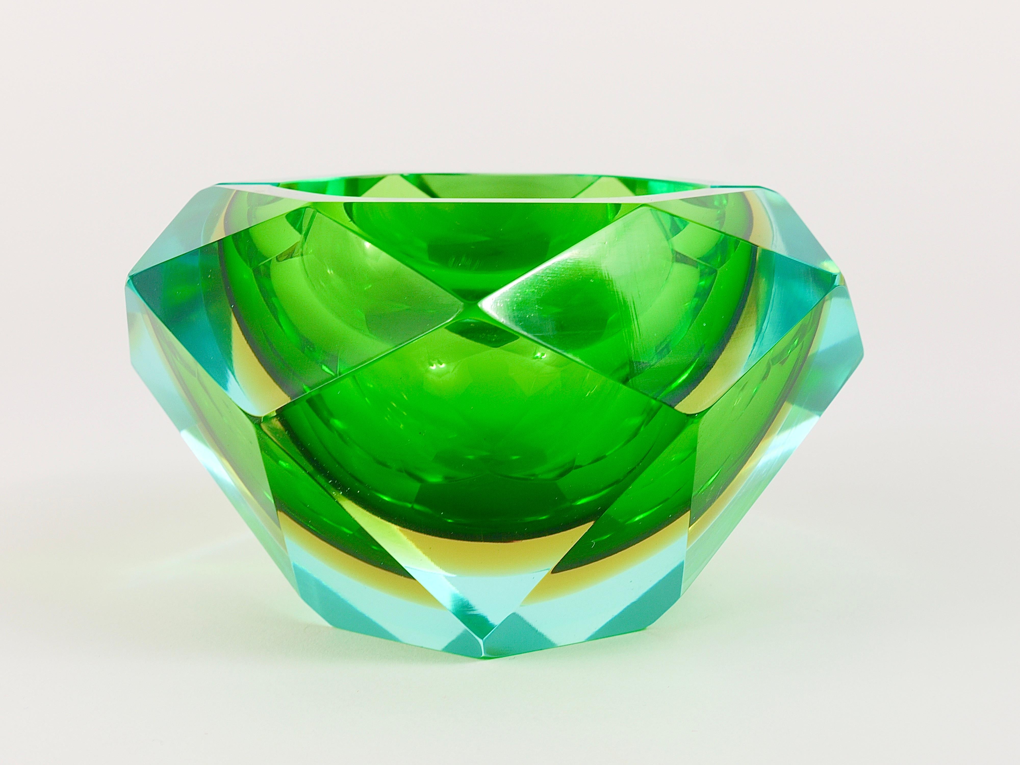 Italian 1960s Flavio Poli Colorful Faceted Diamond Ashtray by Seguso, Murano, Italy For Sale