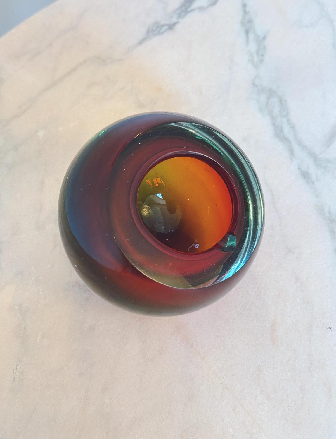 1960s Flavio Poli Red Spherical Sommerso Bowl In Good Condition For Sale In Florence, Tuscany